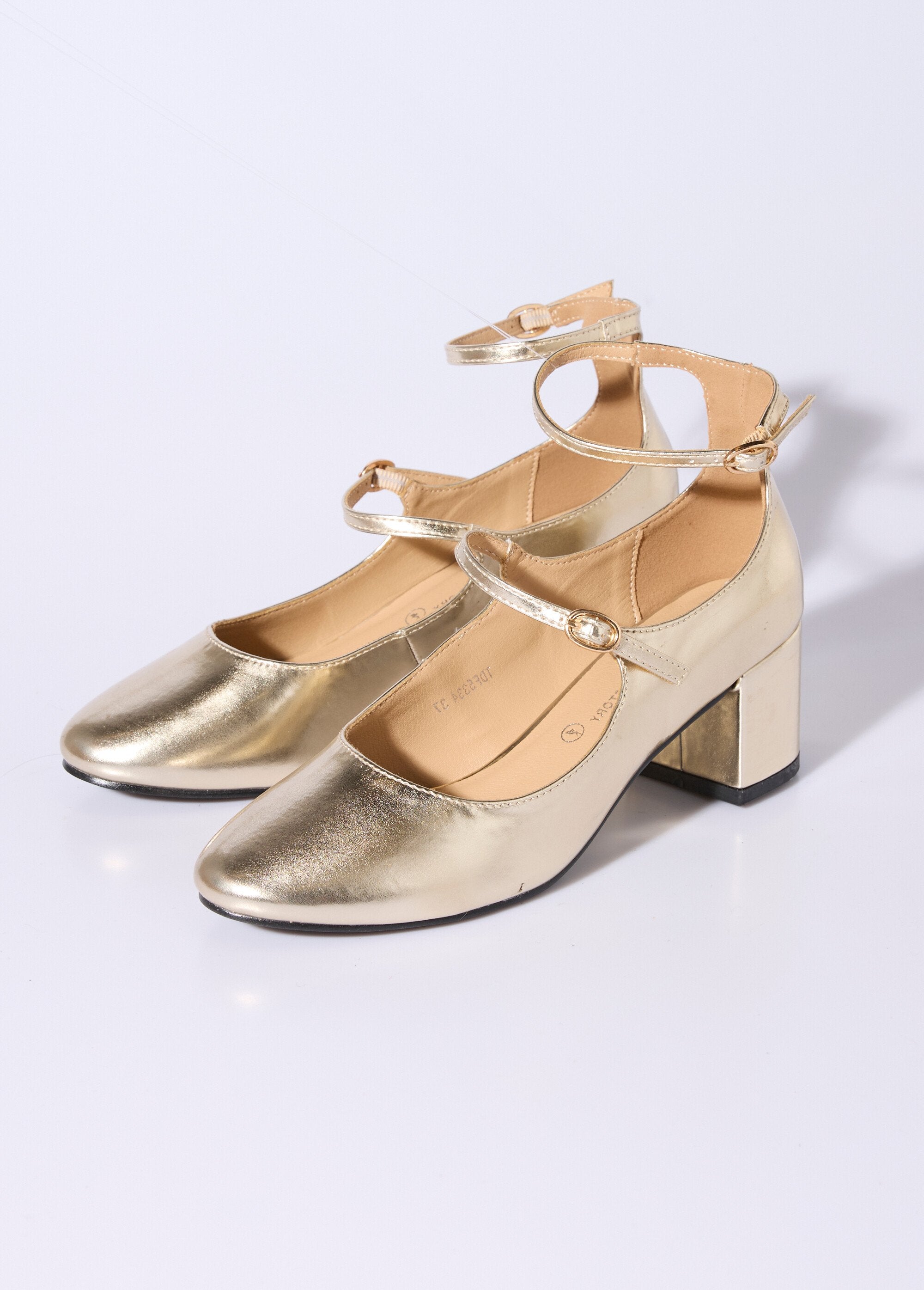 Babies_with_round_toe_heels_and_thin_straps_Golden_DE1_slim