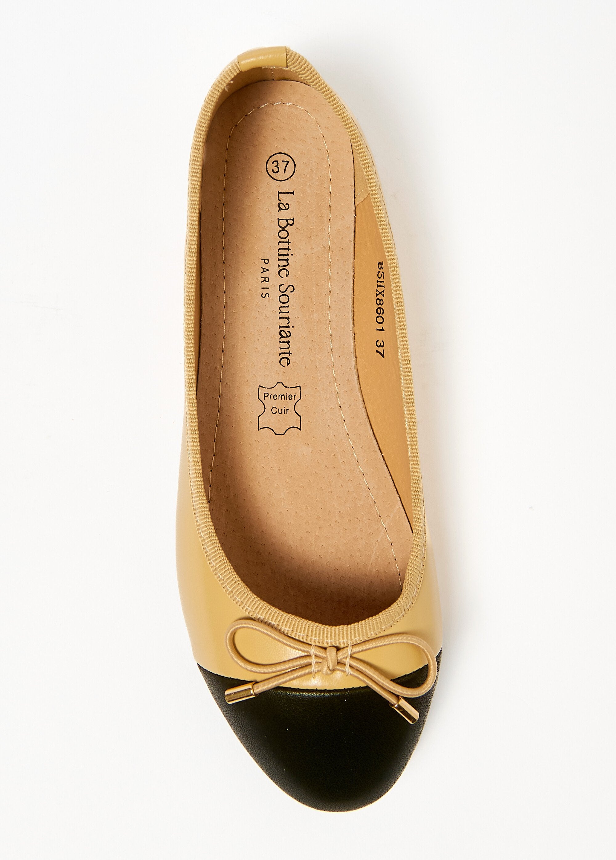 Ballerina_flats_with_a_toe_cap_and_a_small_bow_Beige_OV1_slim