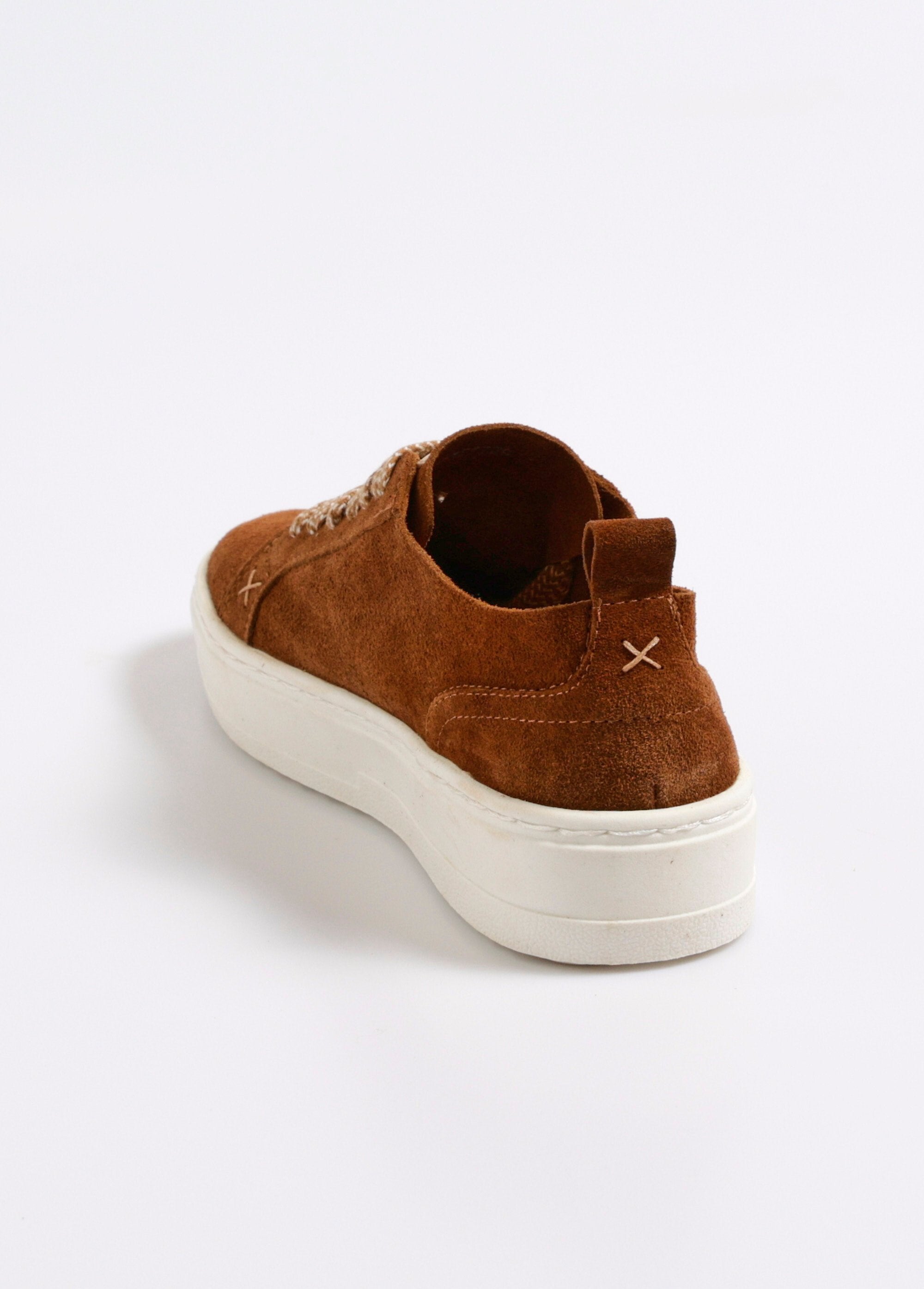 Wedge_sneakers_with_fancy_laces_camel_DO1_slim