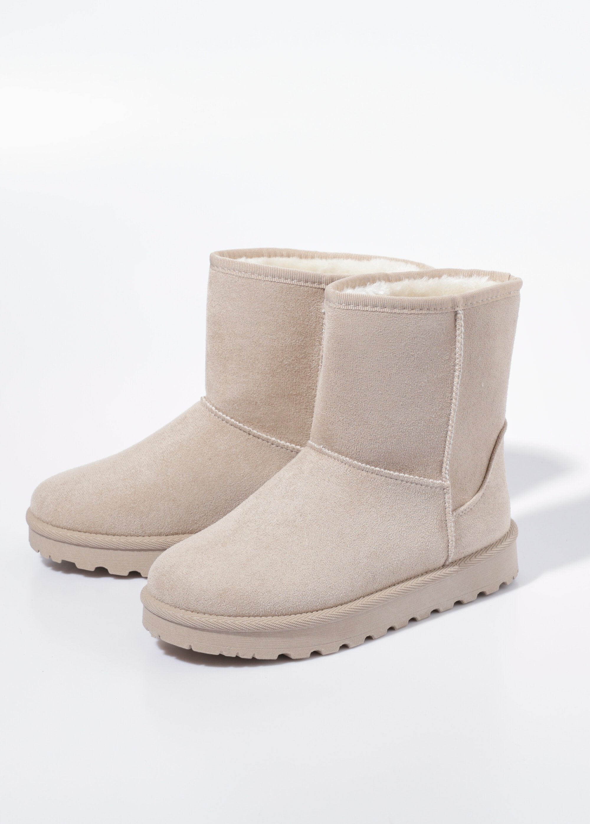 Warm_fur-lined_boots_with_wedge_sole_Beige_DE1_slim