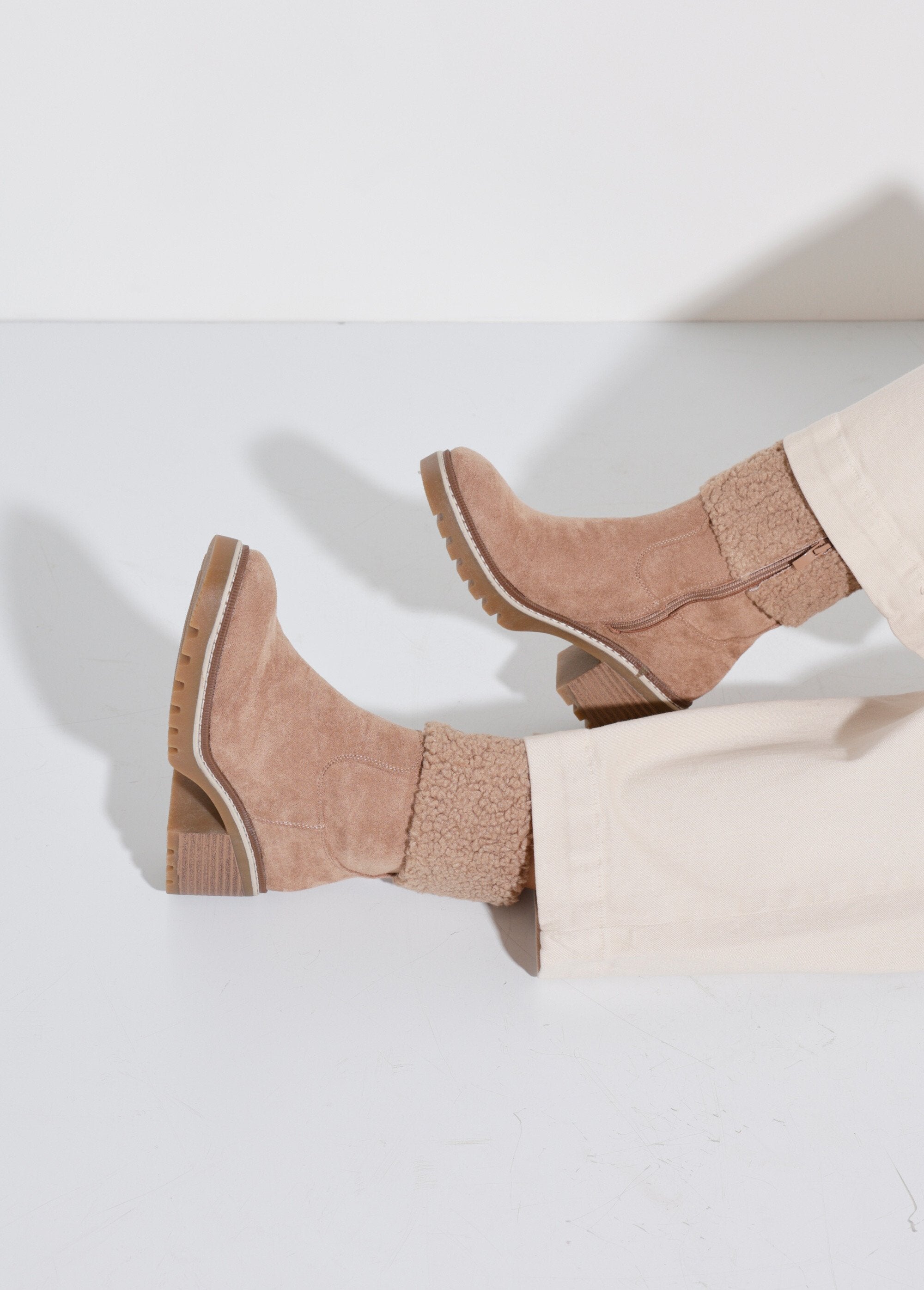 Suede_boots_with_heels_and_fur_cuffs_Beige_SF1_slim
