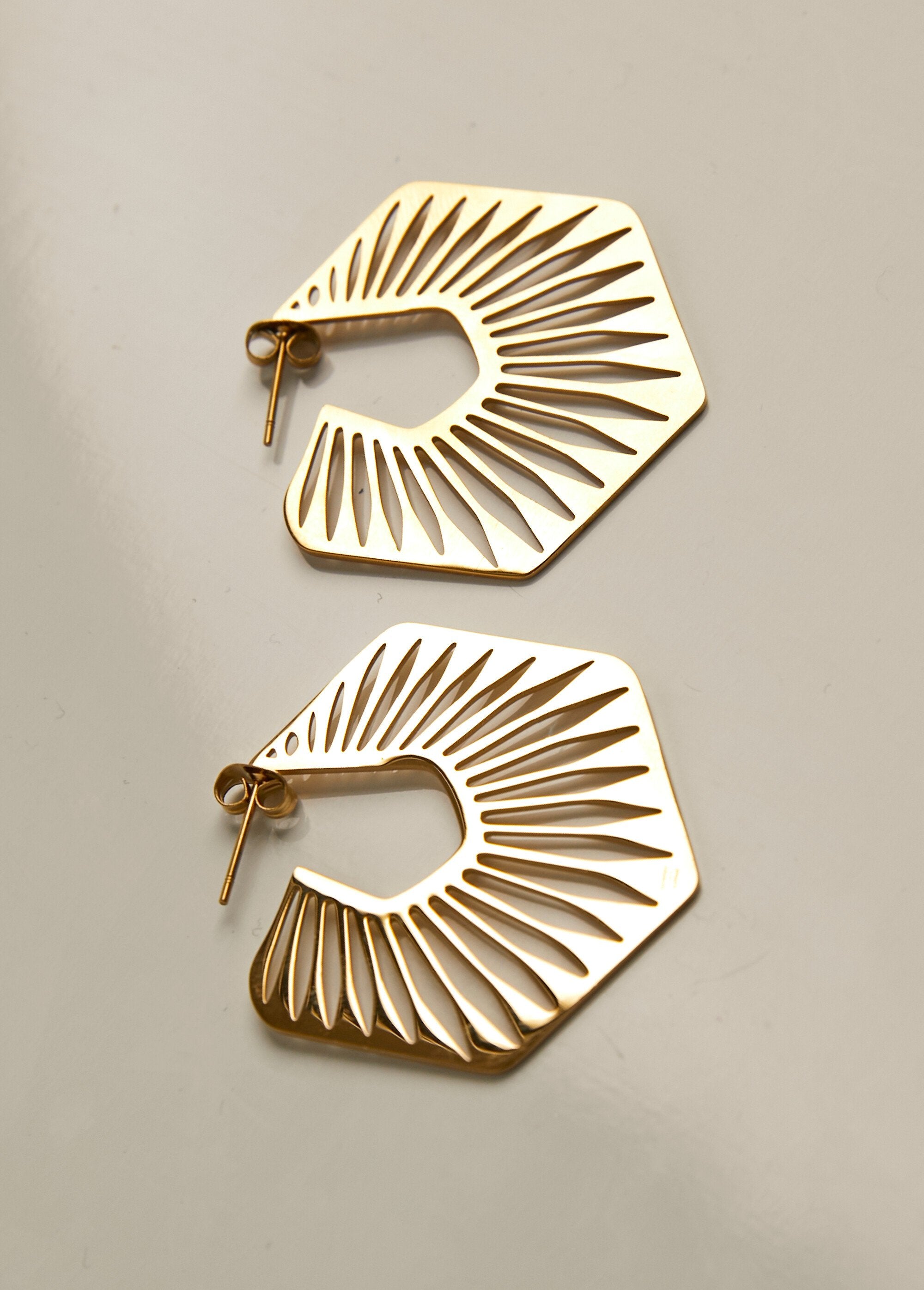 Geometric_steel_earrings_Golden_DE2_slim