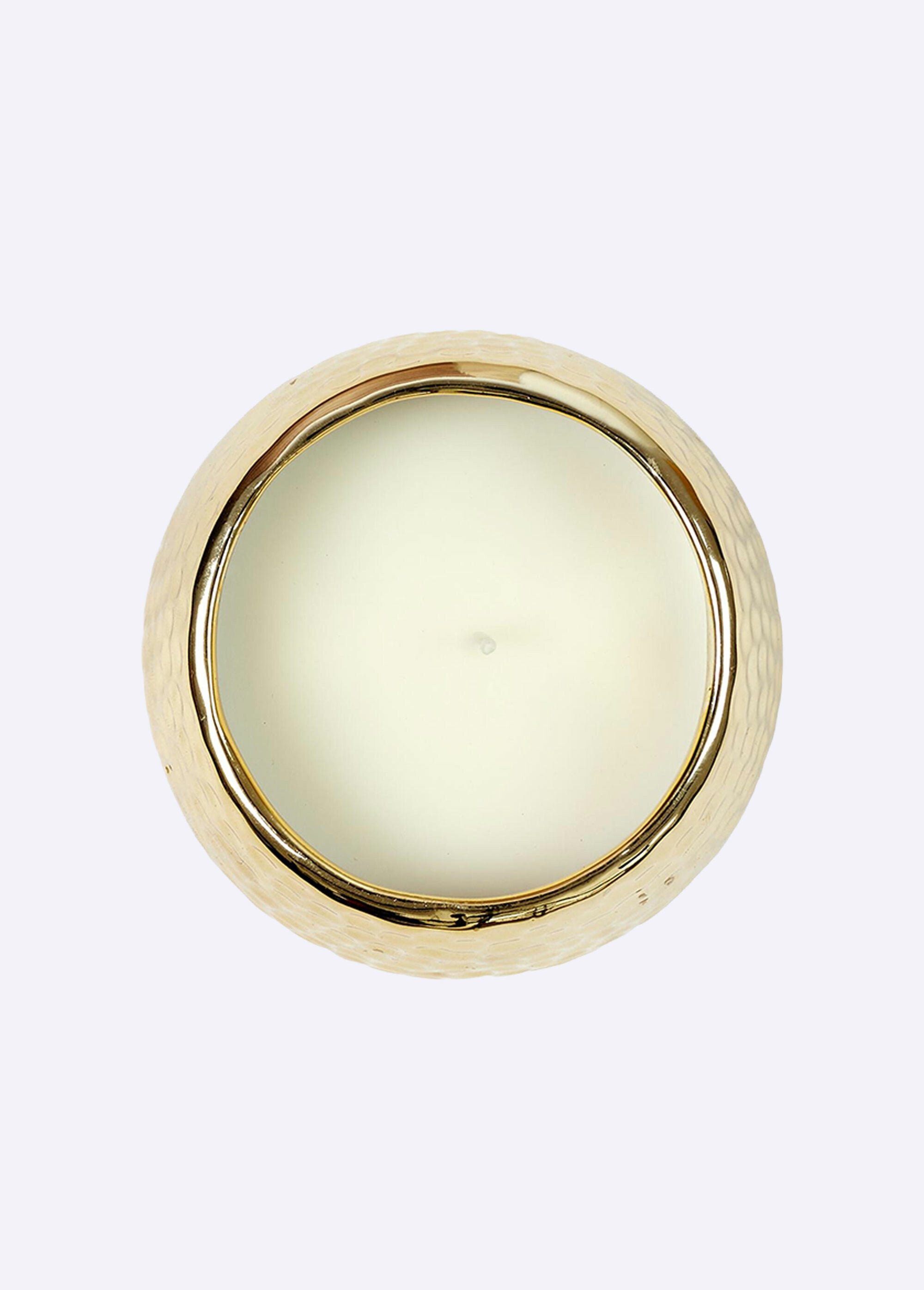 Scented_candle_in_a_hammered_metal_container_1_wick_DE1_slim