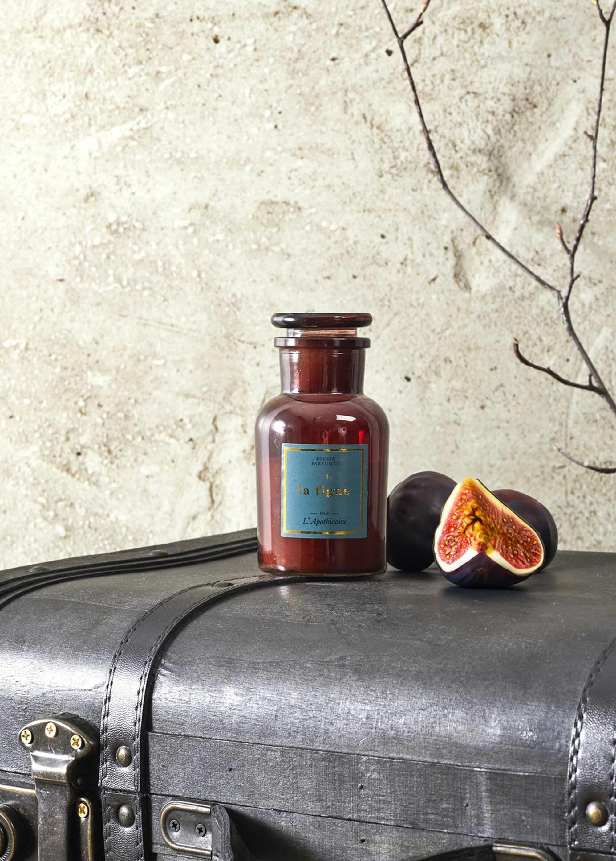 Retro_scented_candle_in_tinted_glass,_11cm_Fig_SF1_slim