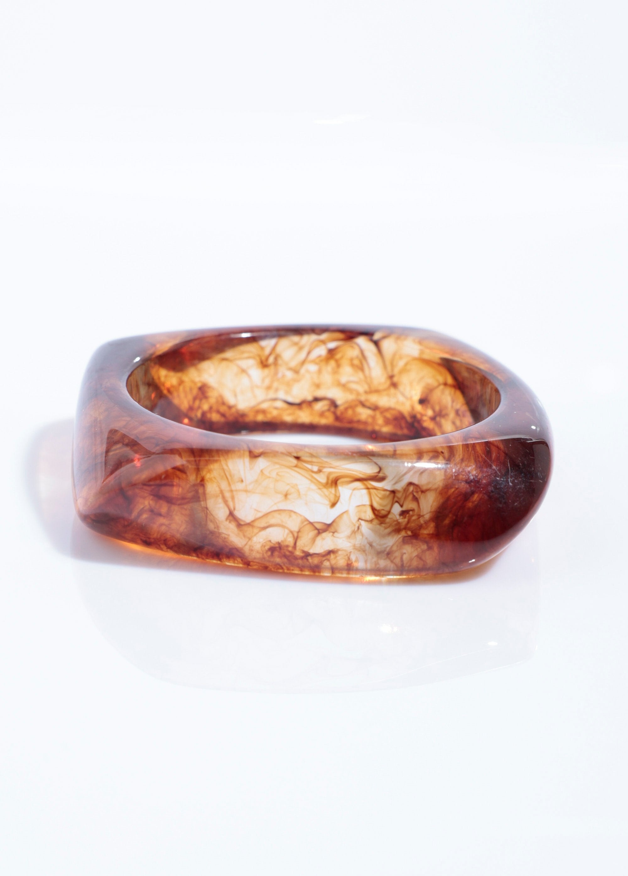 Rigid_square_bracelet_with_amber_look_Amber_FA1_slim