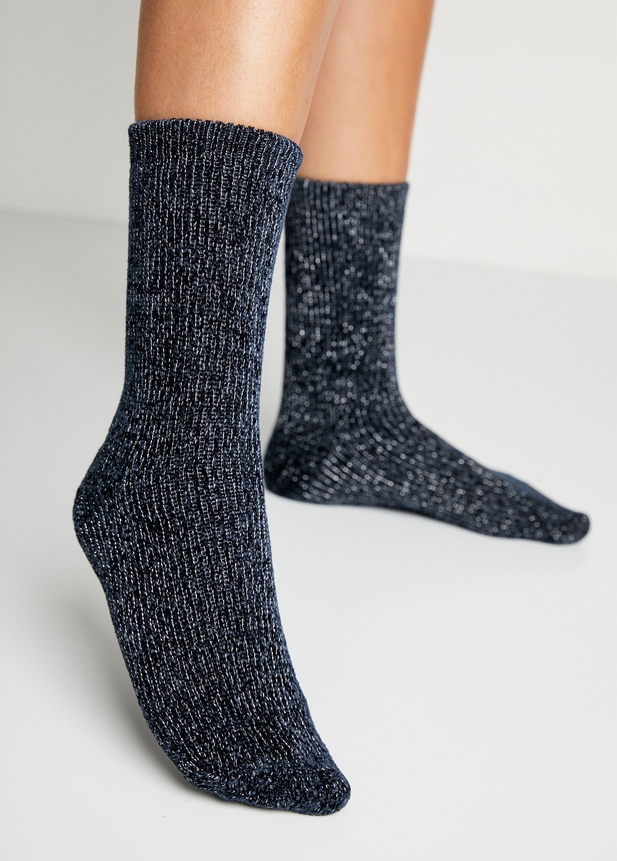 Chenille_knit_matching_socks_Assorted_navy_lot_2_DE1_slim