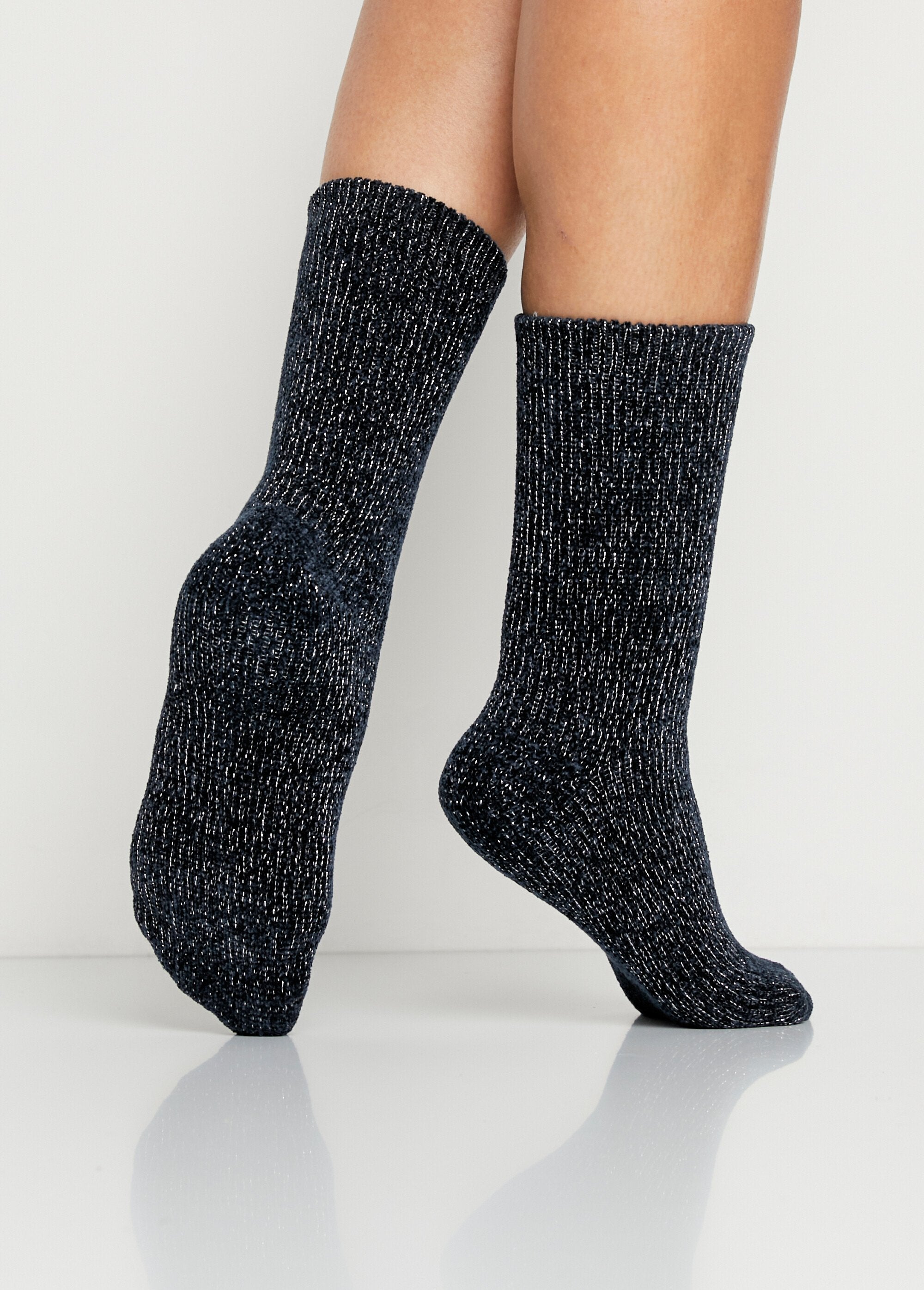 Chenille_knit_matching_socks_Assorted_navy_lot_2_DO1_slim