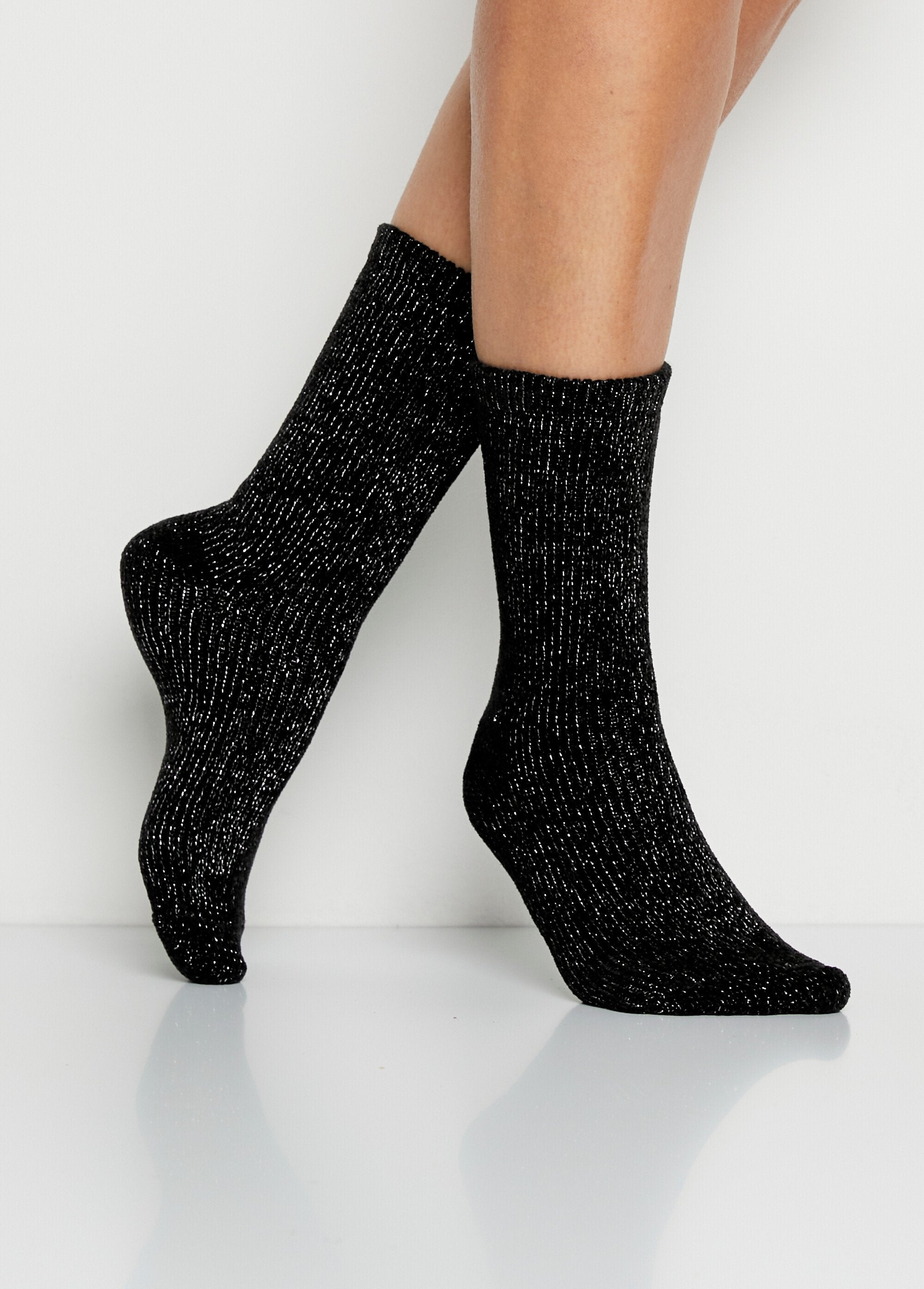 Chenille_knit_matching_socks_Assorted_black_lot_2_FA1_slim