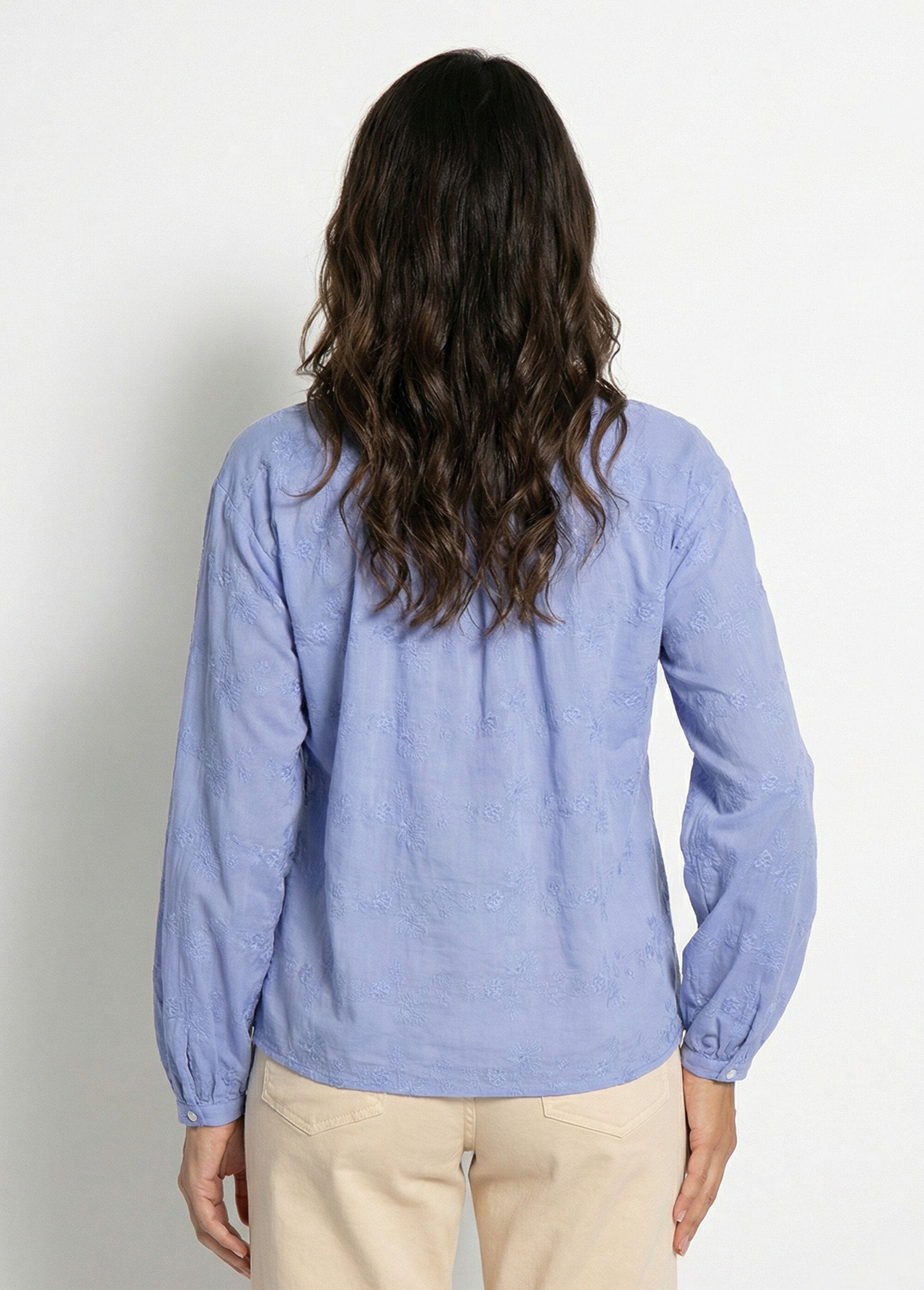 Chemisier_boutonné_coton_brodé_col_volanté_Bleu_DO1_slim
