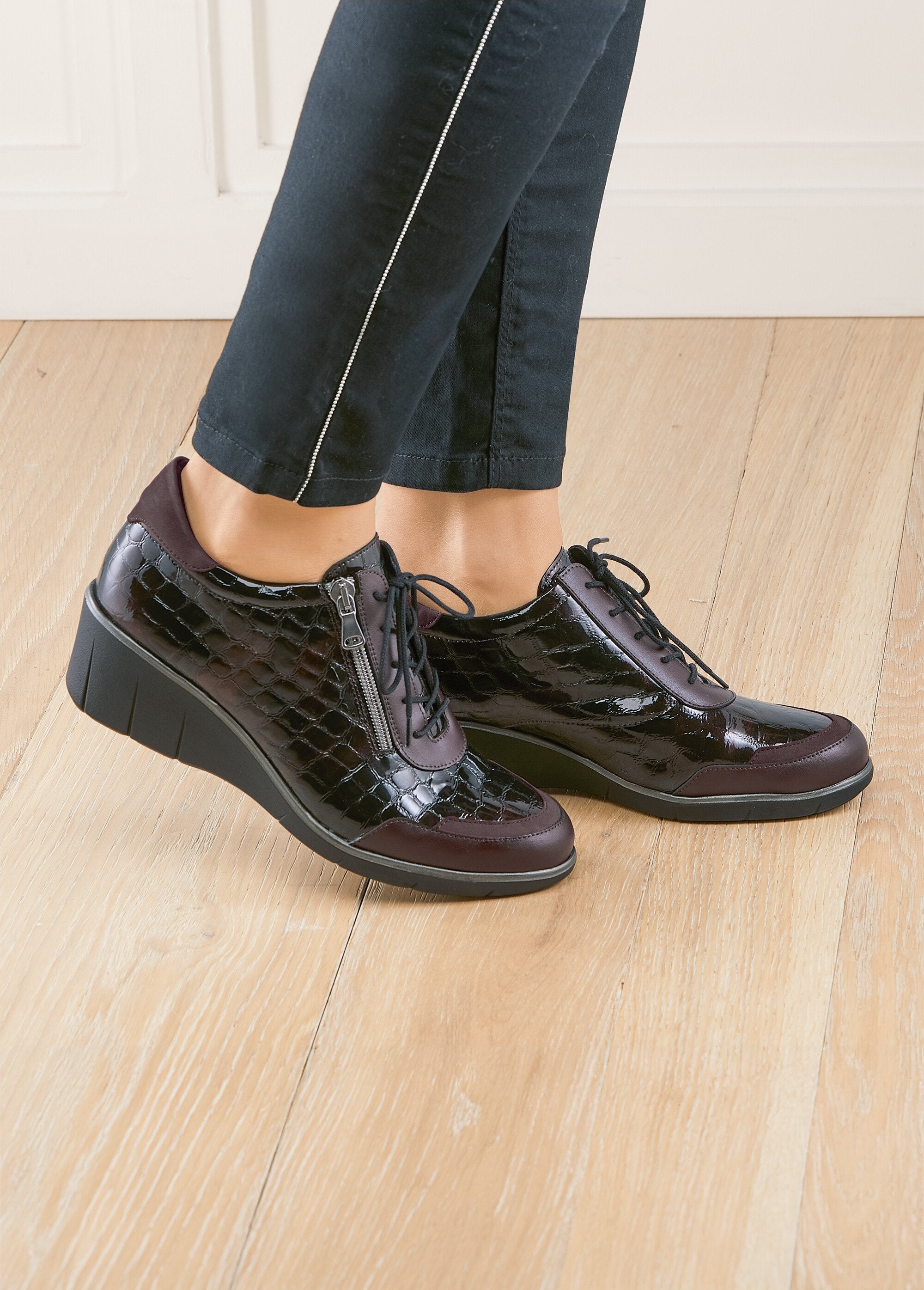 Leather_wedge_derbies_with_laces_and_zip_Bordeaux_SF1_slim