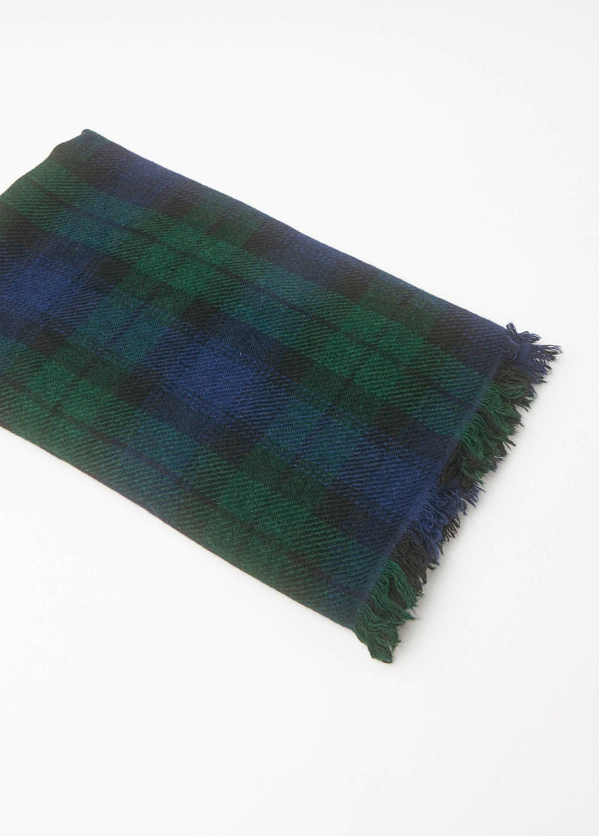 Men's_warm_plaid_scarf_with_wool_Navy_and_green_DE2_slim