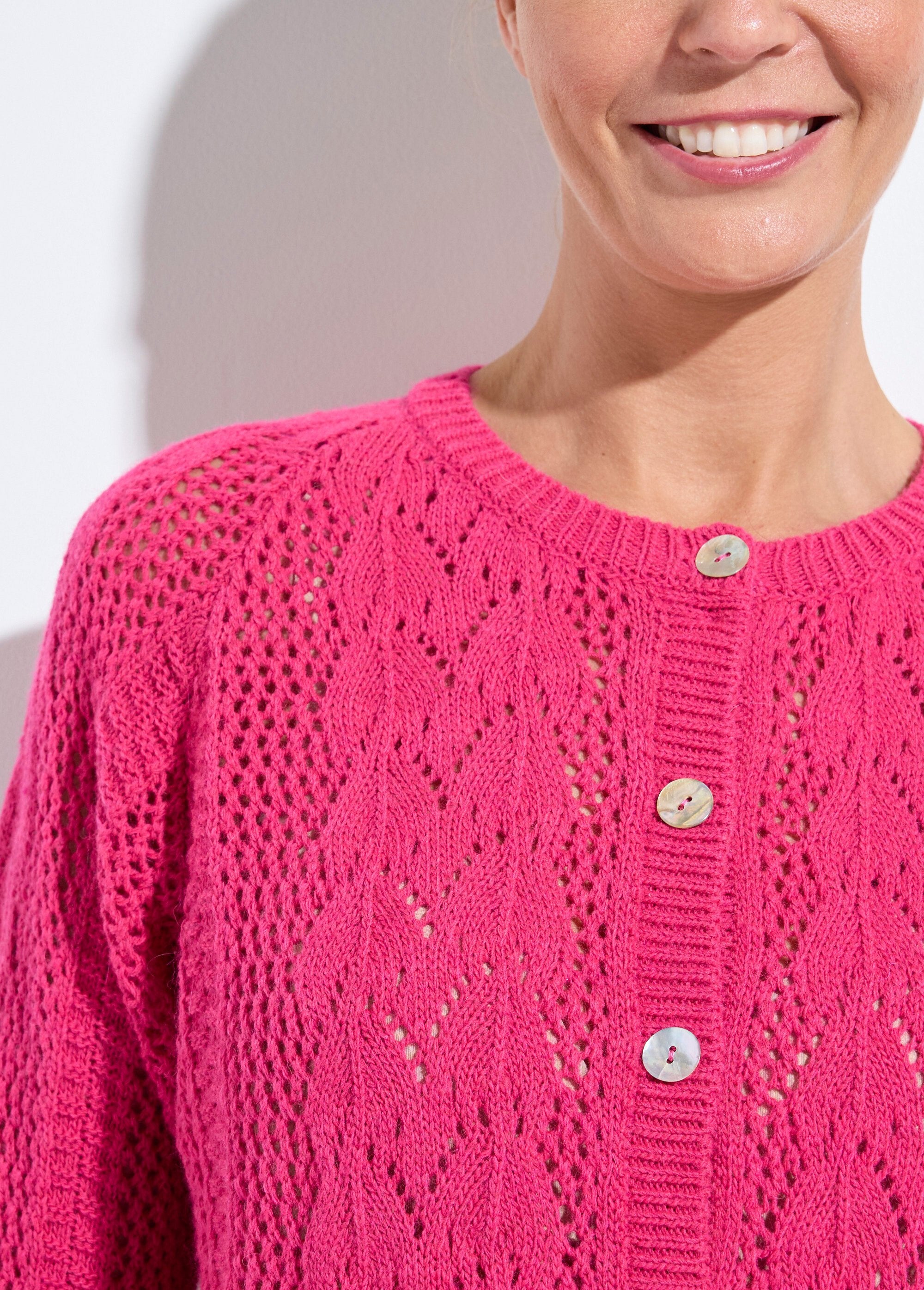 Openwork_buttoned_cardigan_with_wool_and_cashmere_Cassis_DE1_slim