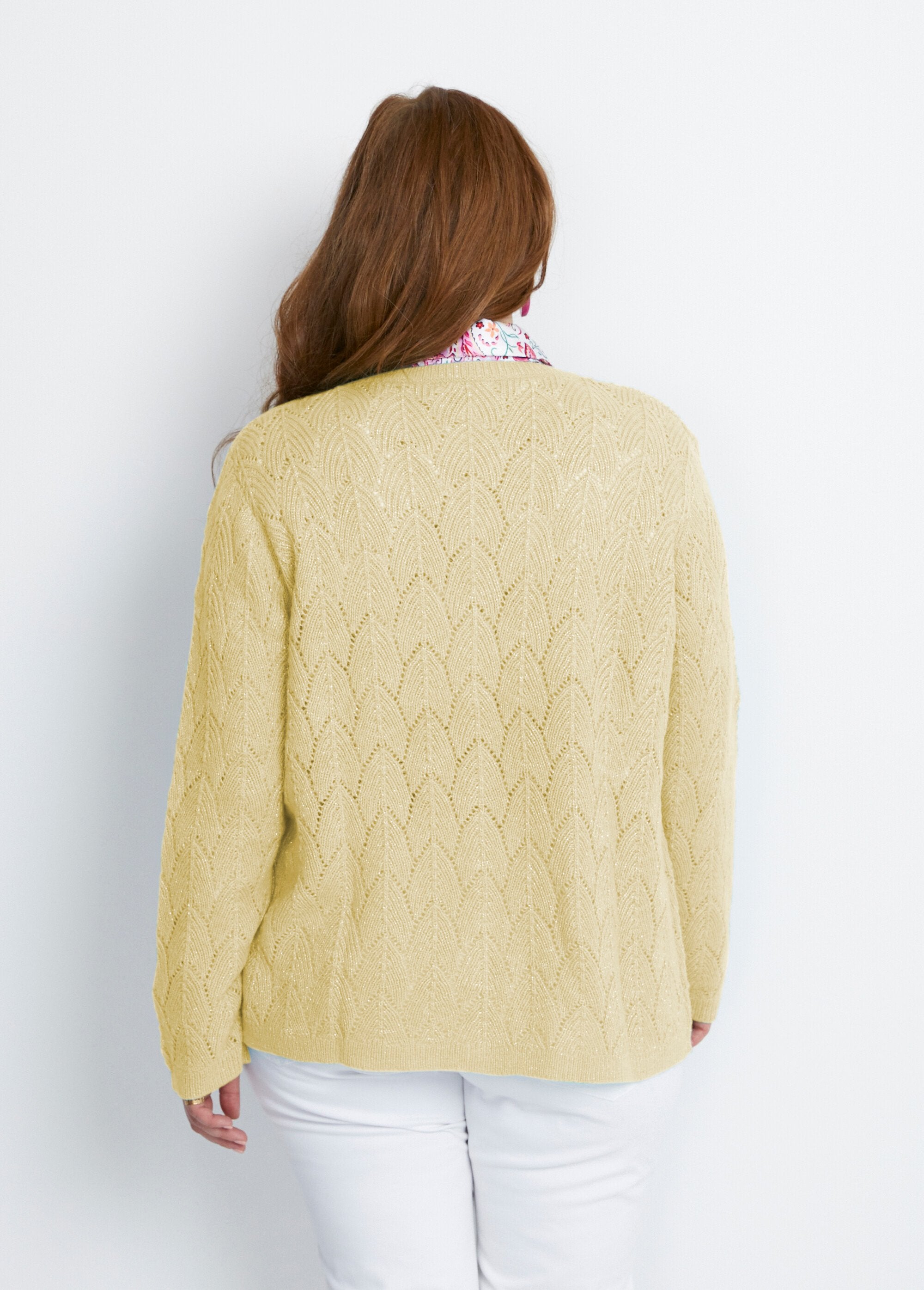 Buttoned_vest_with_recycled_fibers_Vanilla_DO1_curvy