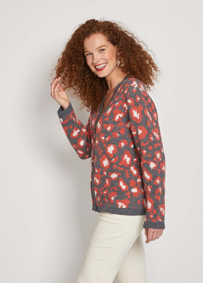 Leopard_jacquard_buttoned_short_vest_Grey_and_terracotta_DR1_slim