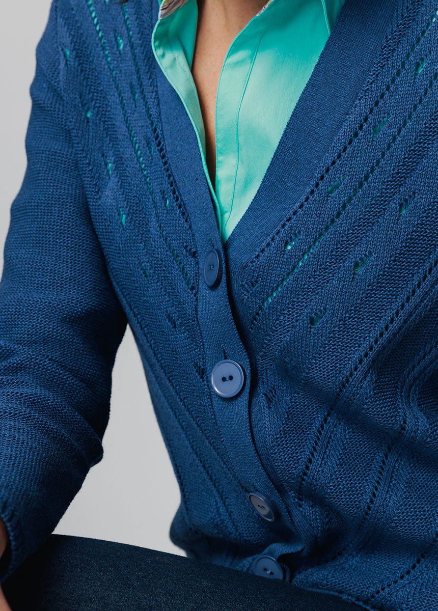 V-neck_cardigan_with_openwork_patterns_Blue_DE1_slim