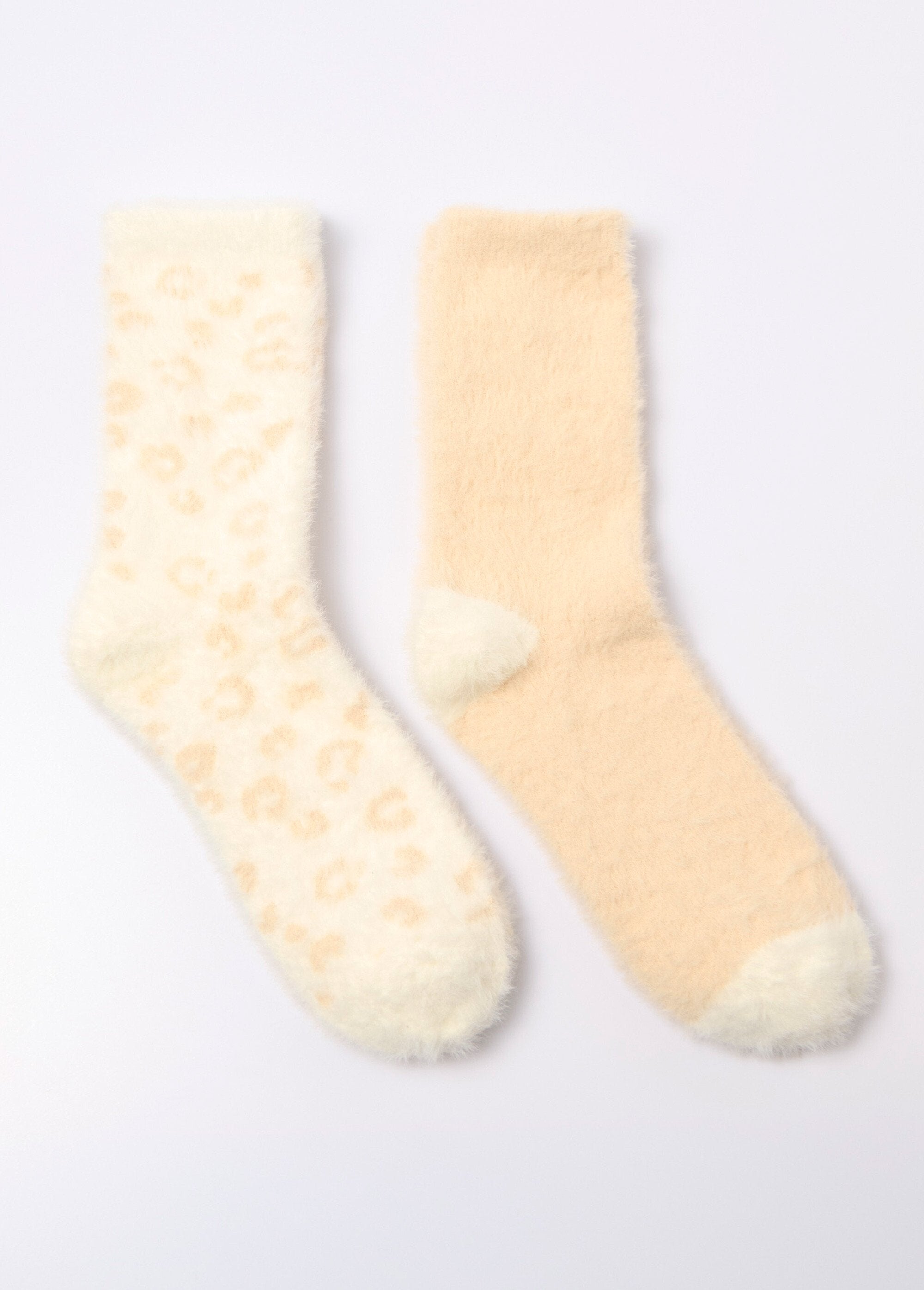 Pack_of_2_warm_hairy_socks_Beige_set_2_DE1_slim