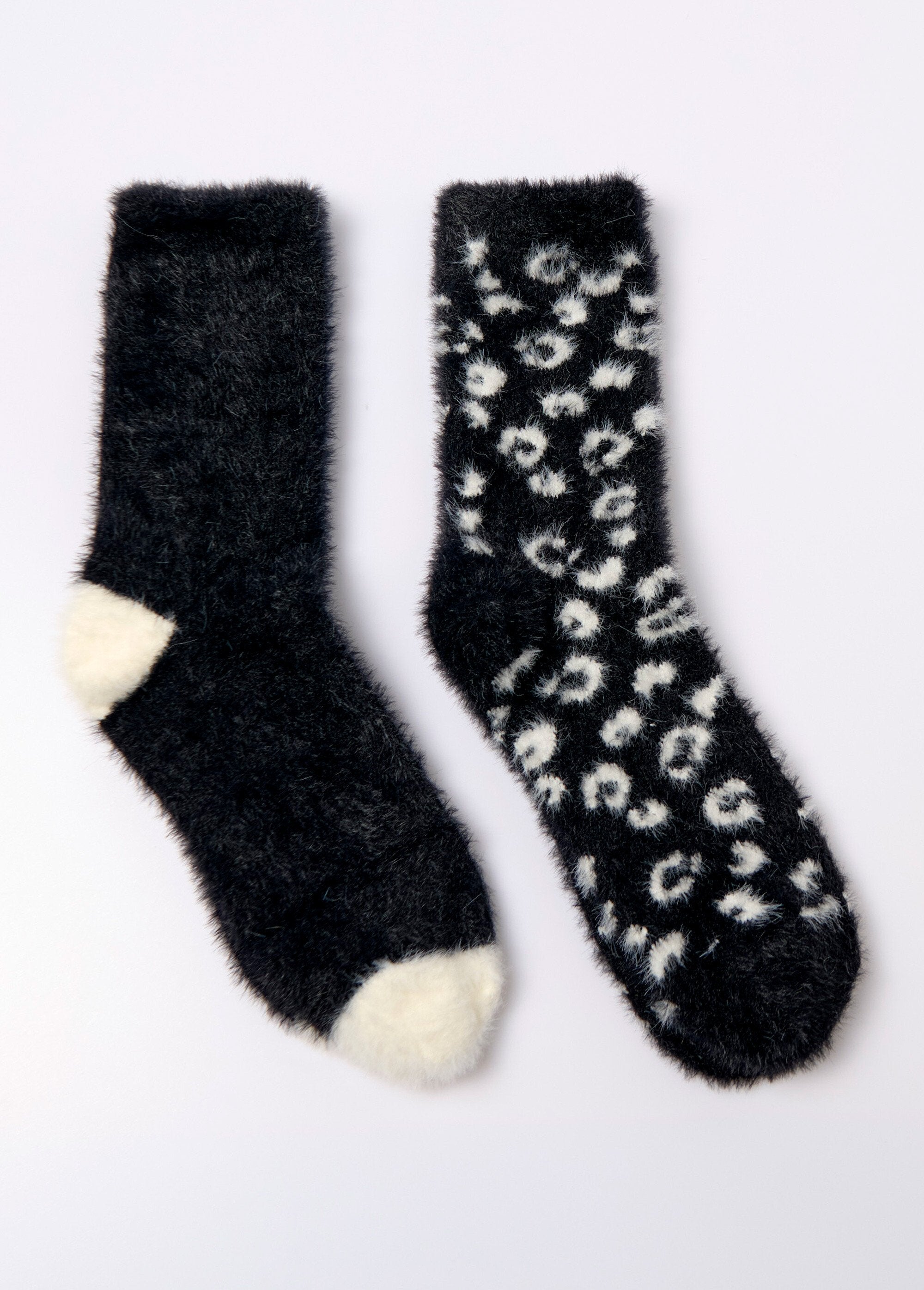 Pack_of_2_warm_hairy_socks_Black_lot_2_DE1_slim