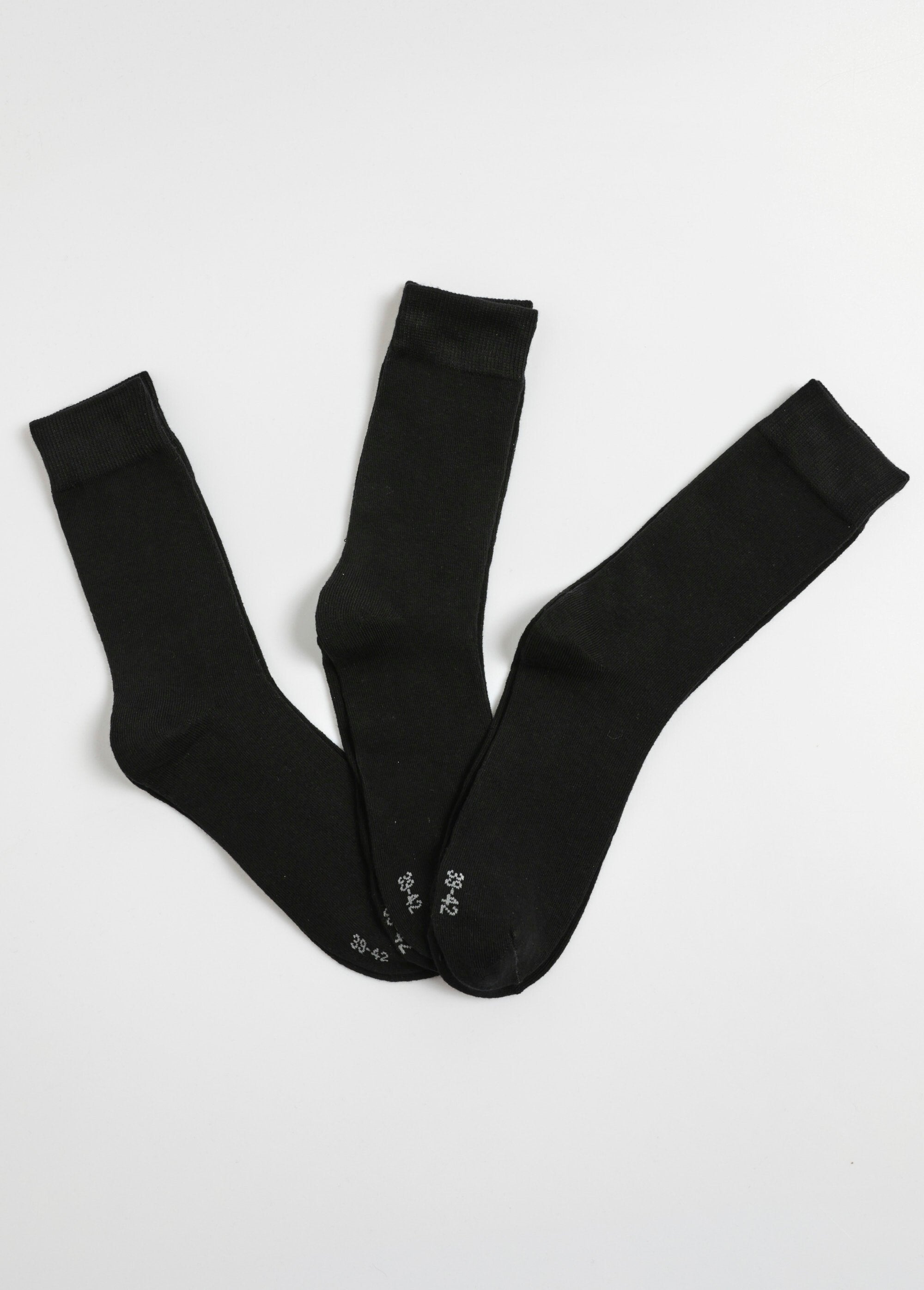 Pack_of_3_Essential_Socks_Black_FA1_slim