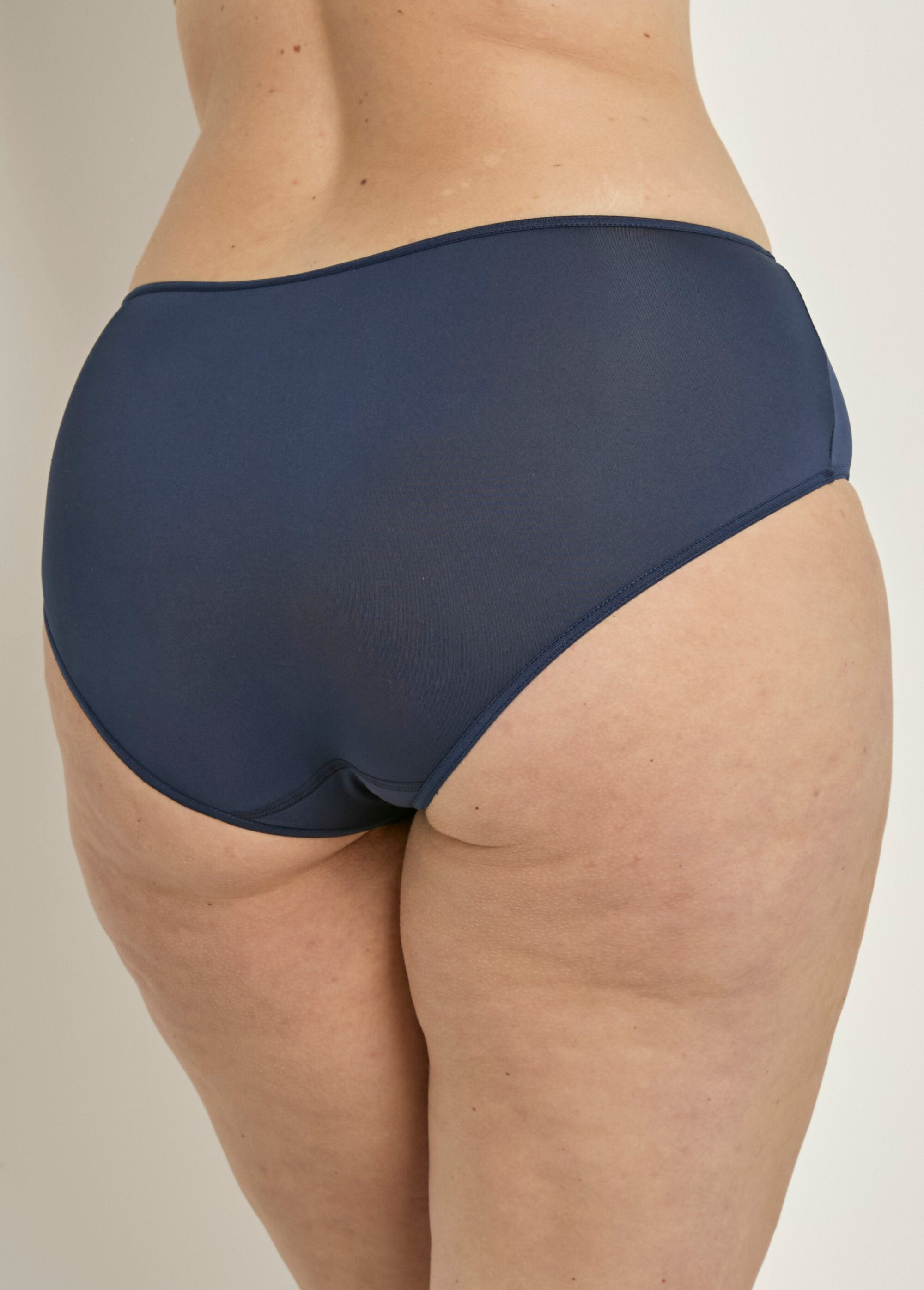 Basic_soft_panties_Marine_DO1_curvy