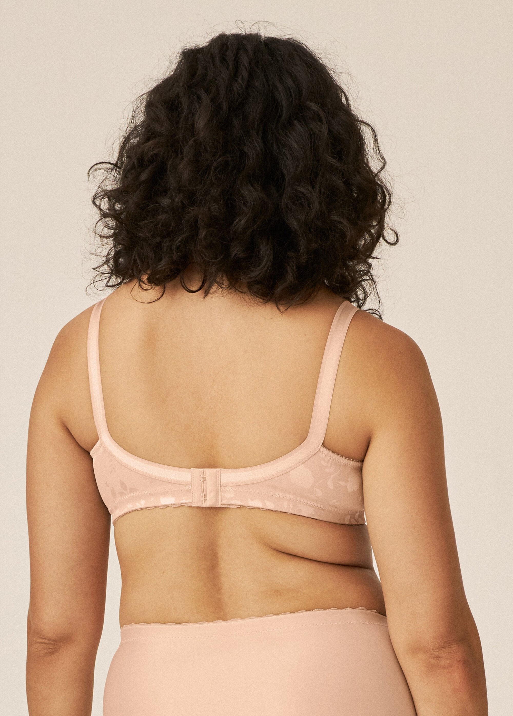 Naturana®_-_Non-wired_minimizer_bra_Skin_DO1_slim