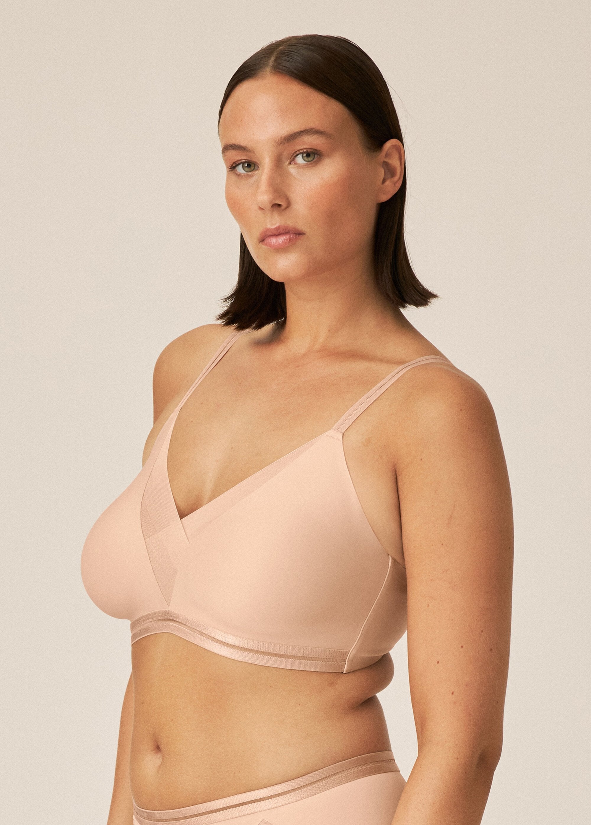 Invisible_non-wired_bra_Nude_DR1_slim