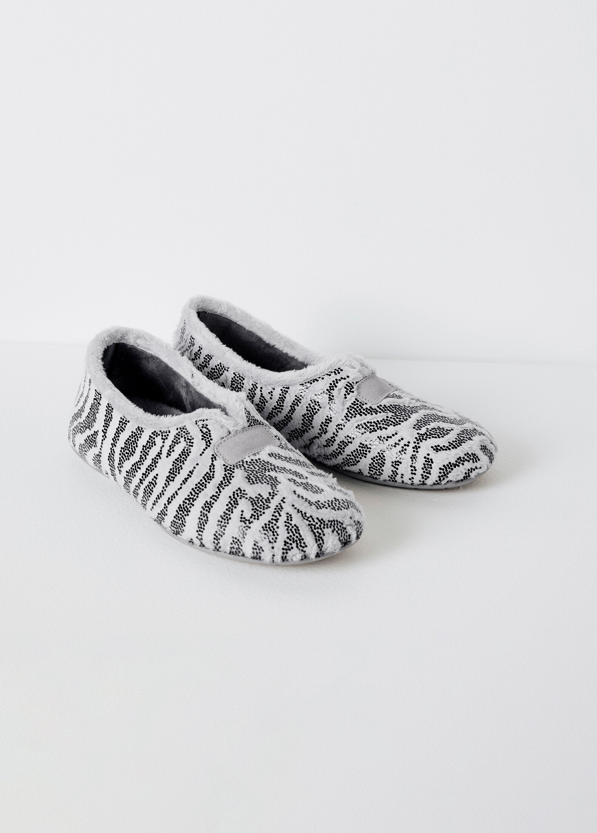 Comfort_width_slippers_in_plush_mesh_Gray_FA1_slim
