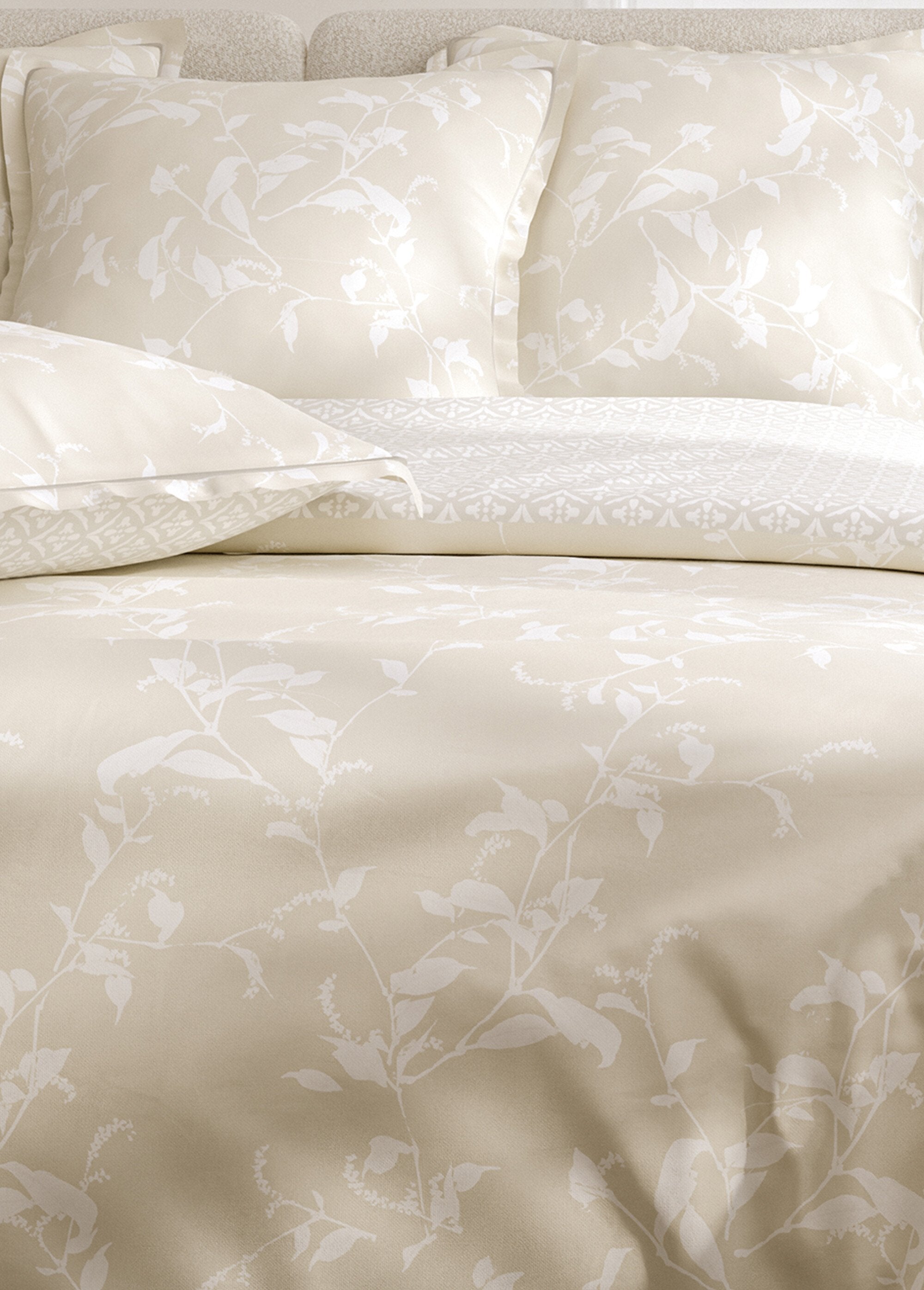 4-piece_percale_bed_set_with_flat_sheet,_delicate_String_DE3_slim