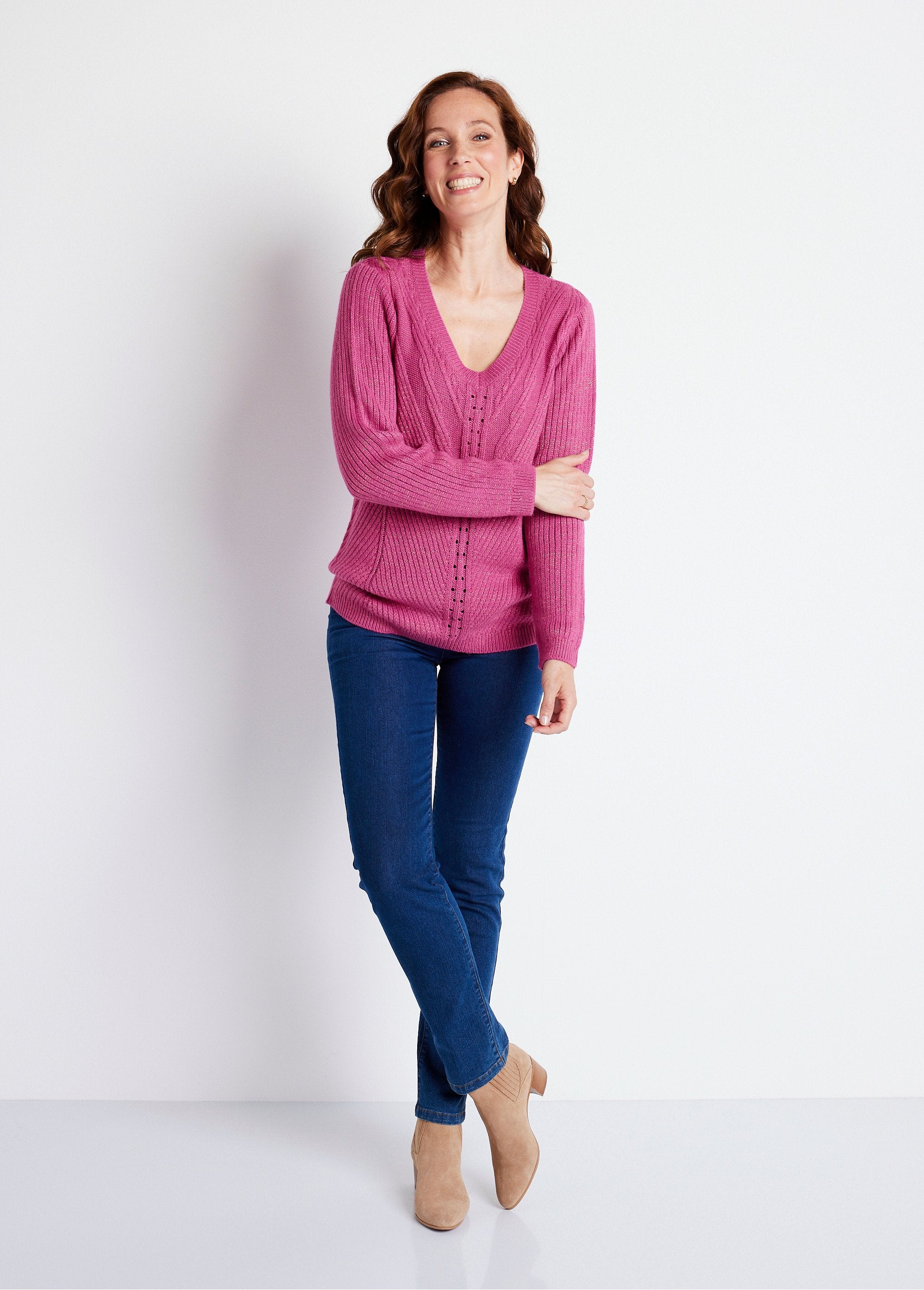 Plain_fancy_knit_V-neck_sweater_Blackcurrant_SF1_slim