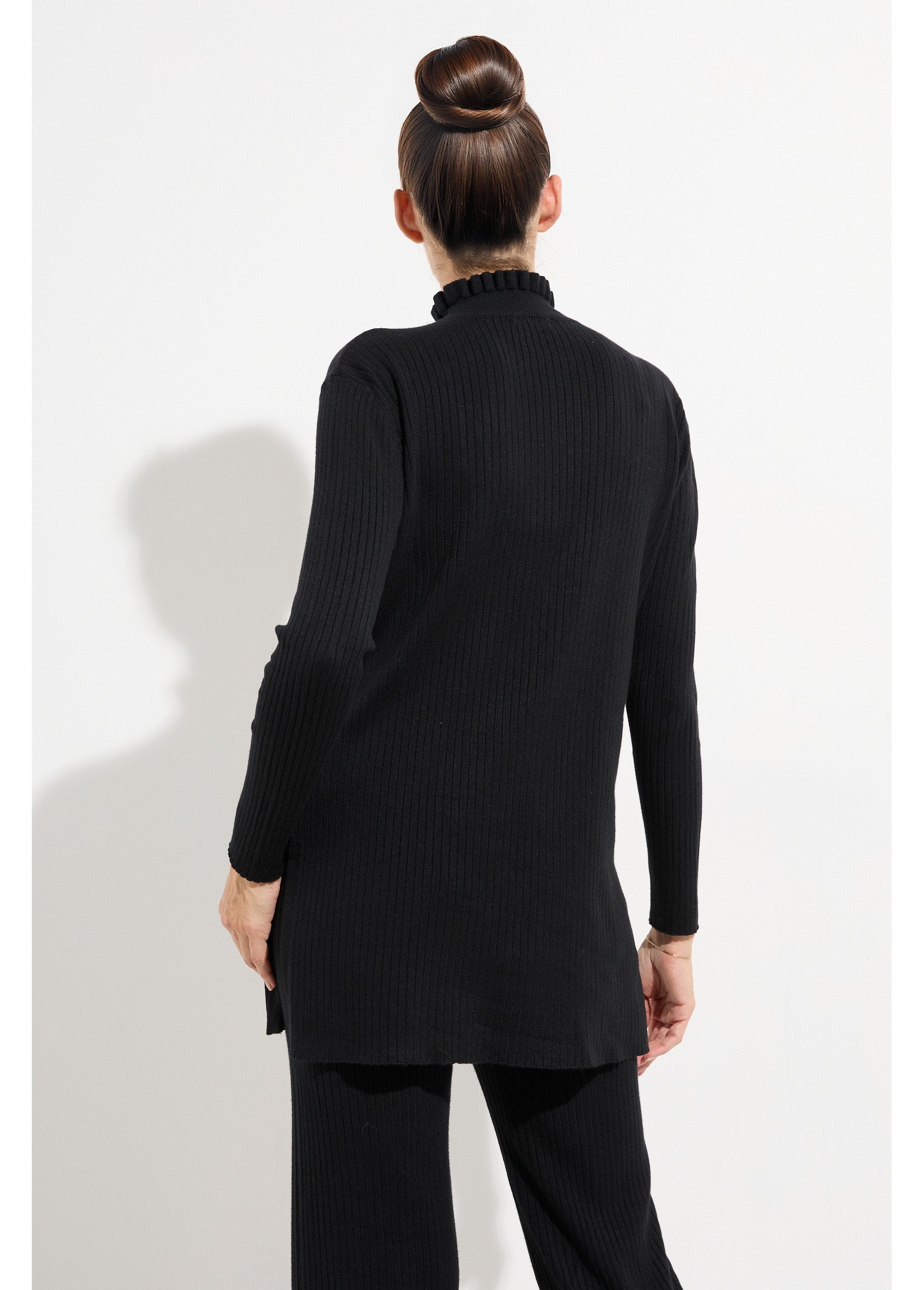 Ribbed_knit_lounge_sweater_with_high_neck_Black_DO1_slim