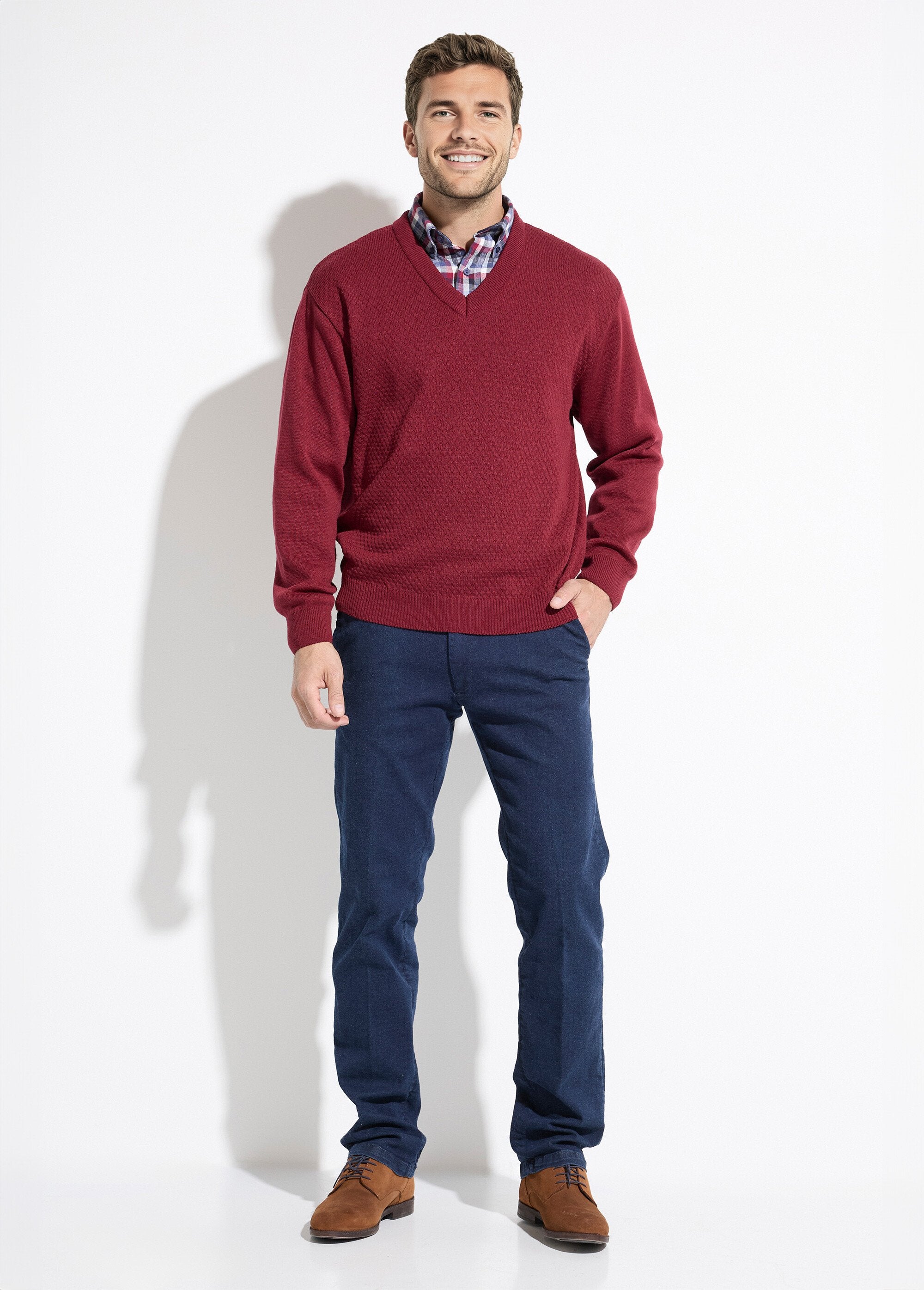 V-neck_sweater_with_fancy_knit_and_wool_Bordeaux_SF1_slim