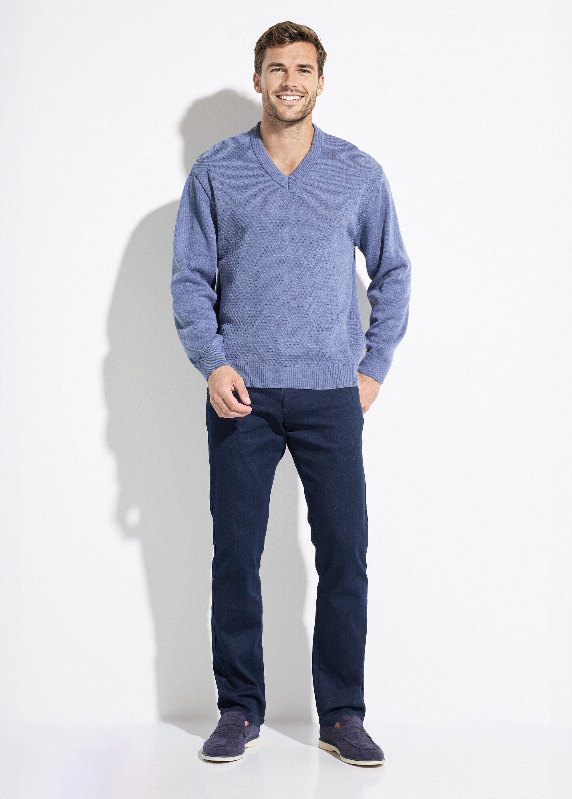 V-neck_sweater_with_fancy_knit_and_wool_Blue_SF1_slim