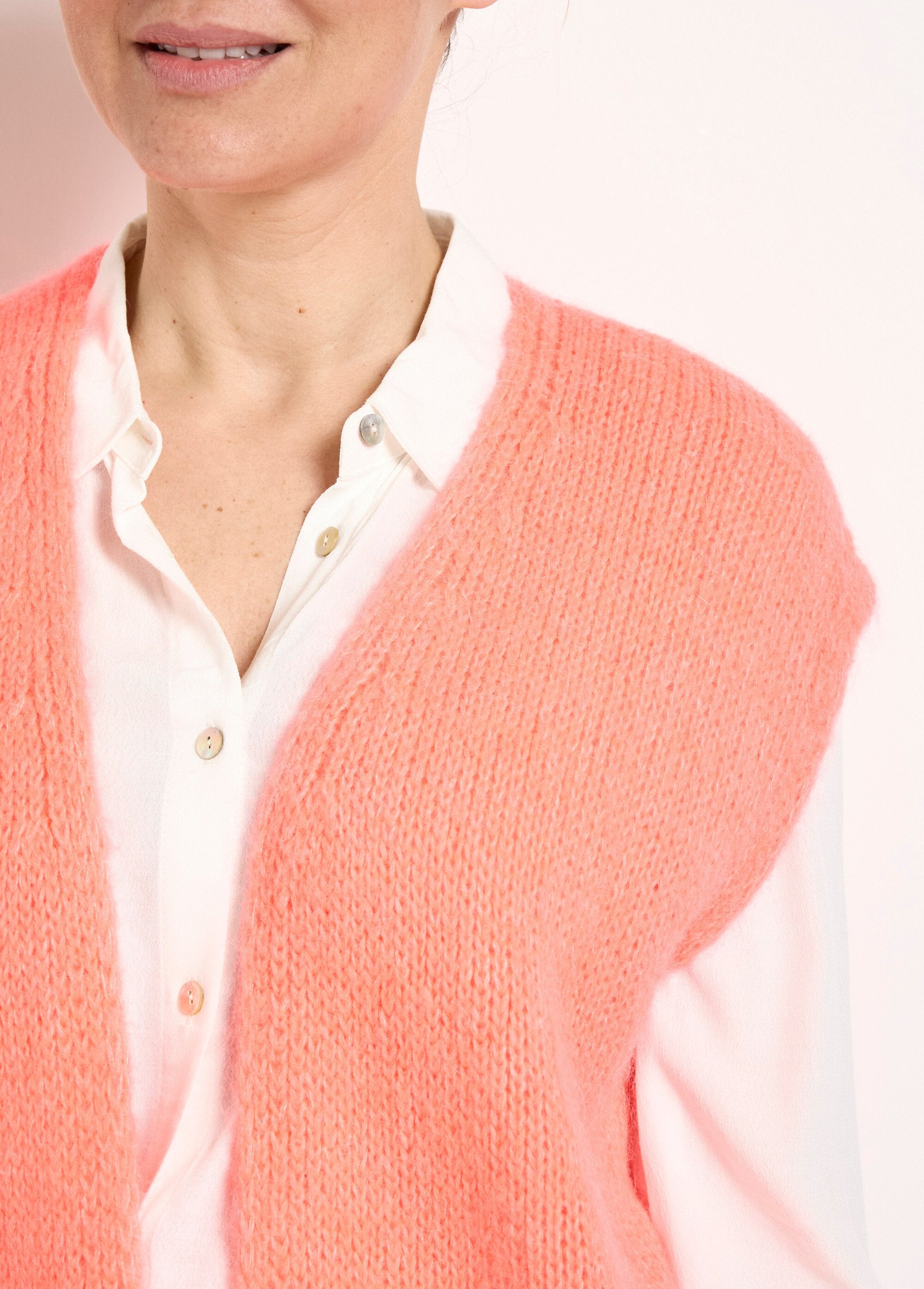 Sleeveless_sweater_with_mohair_and_wool_Coral_DE1_slim