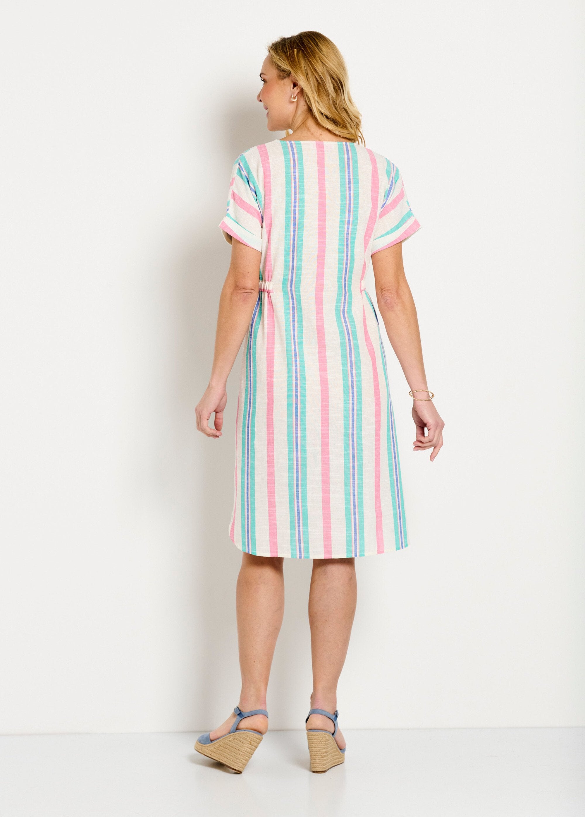Short_buttoned_V-neck_striped_cotton_dress_Pink_and_white_DO1_slim