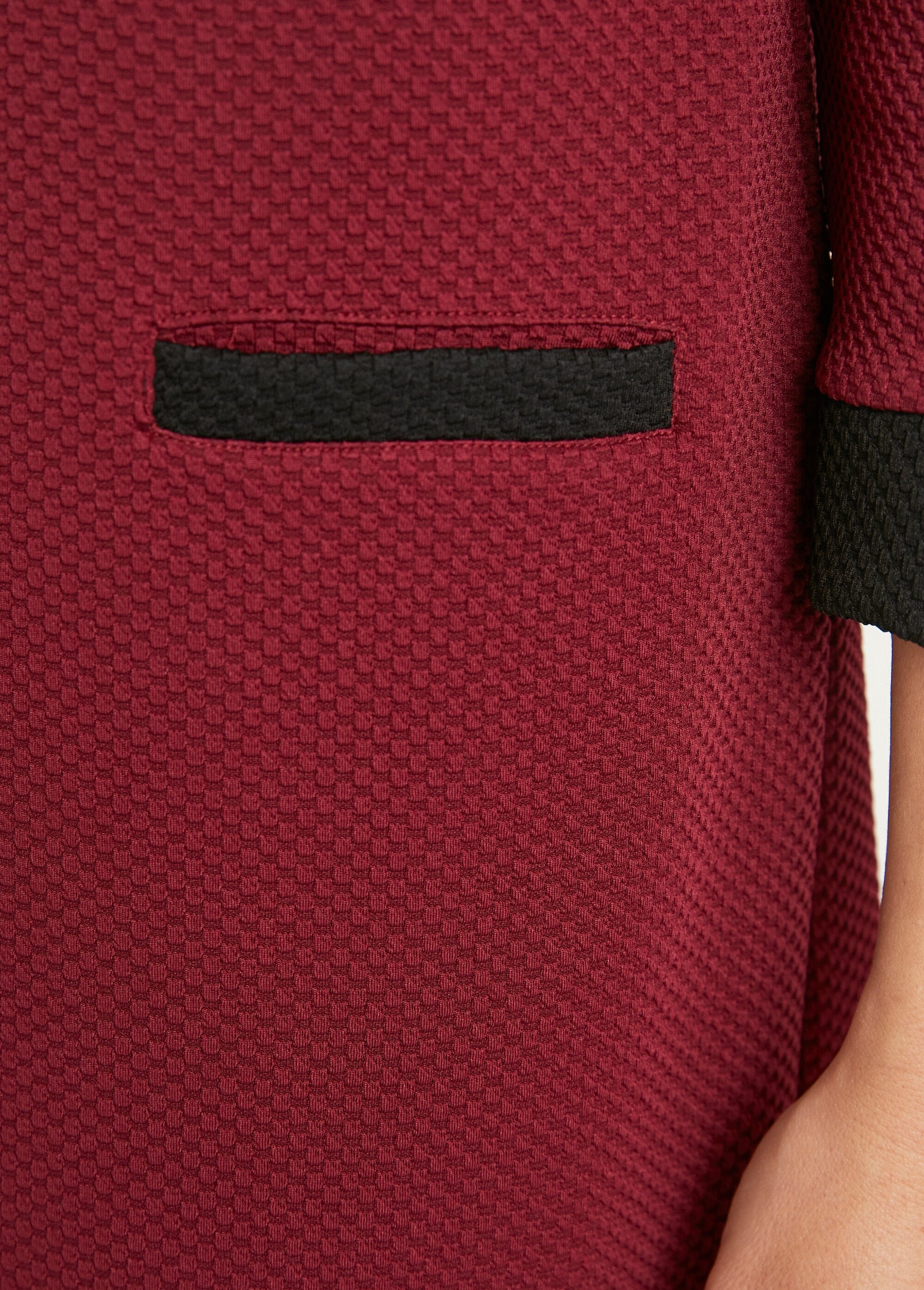 Short_two-tone_straight_dress,_3/4_sleeves_Bordeaux_and_black_DE4_slim