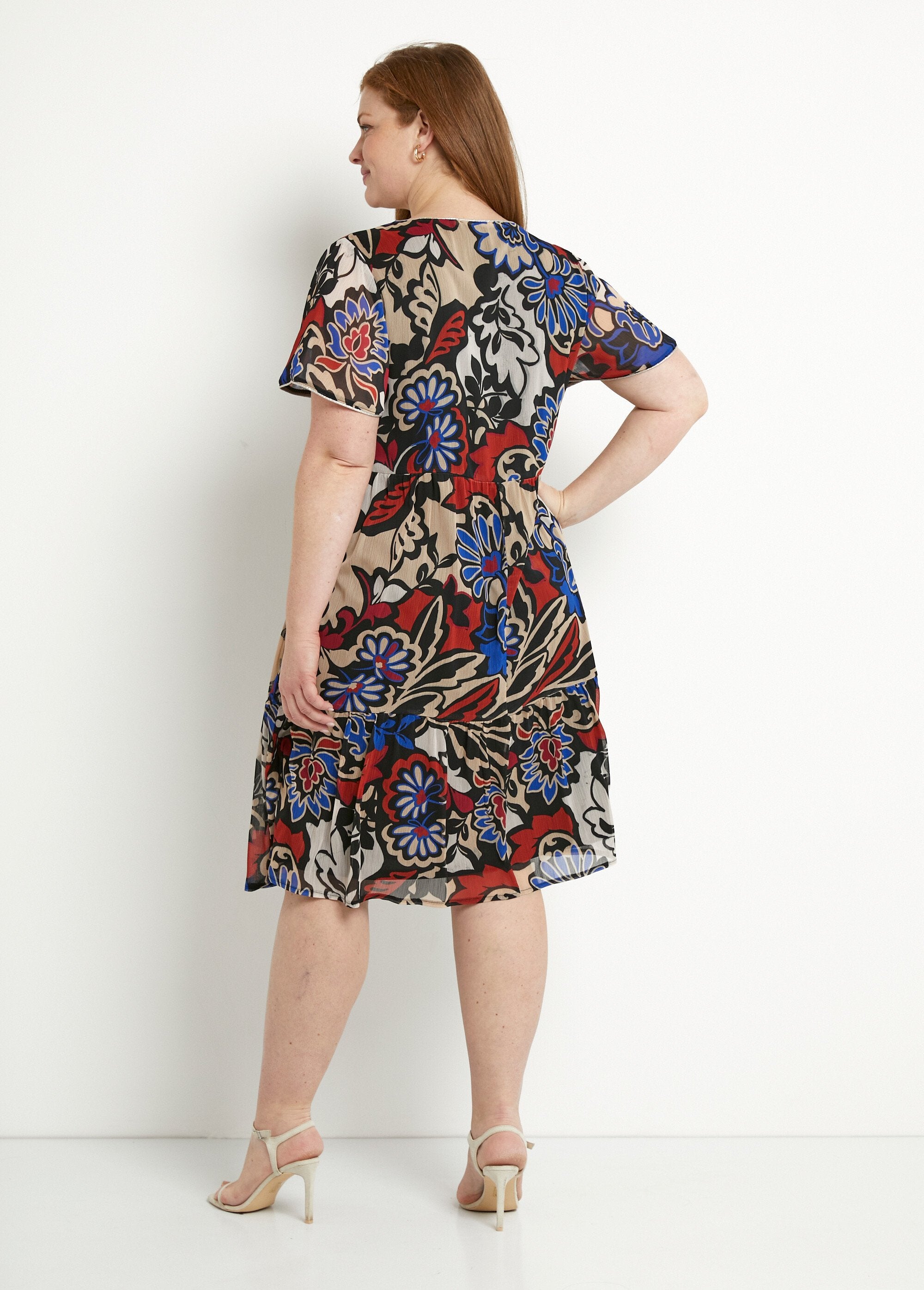 Short_flared_dress_with_ruffled_printed_voile_Black_and_ecru_DO1_curvy