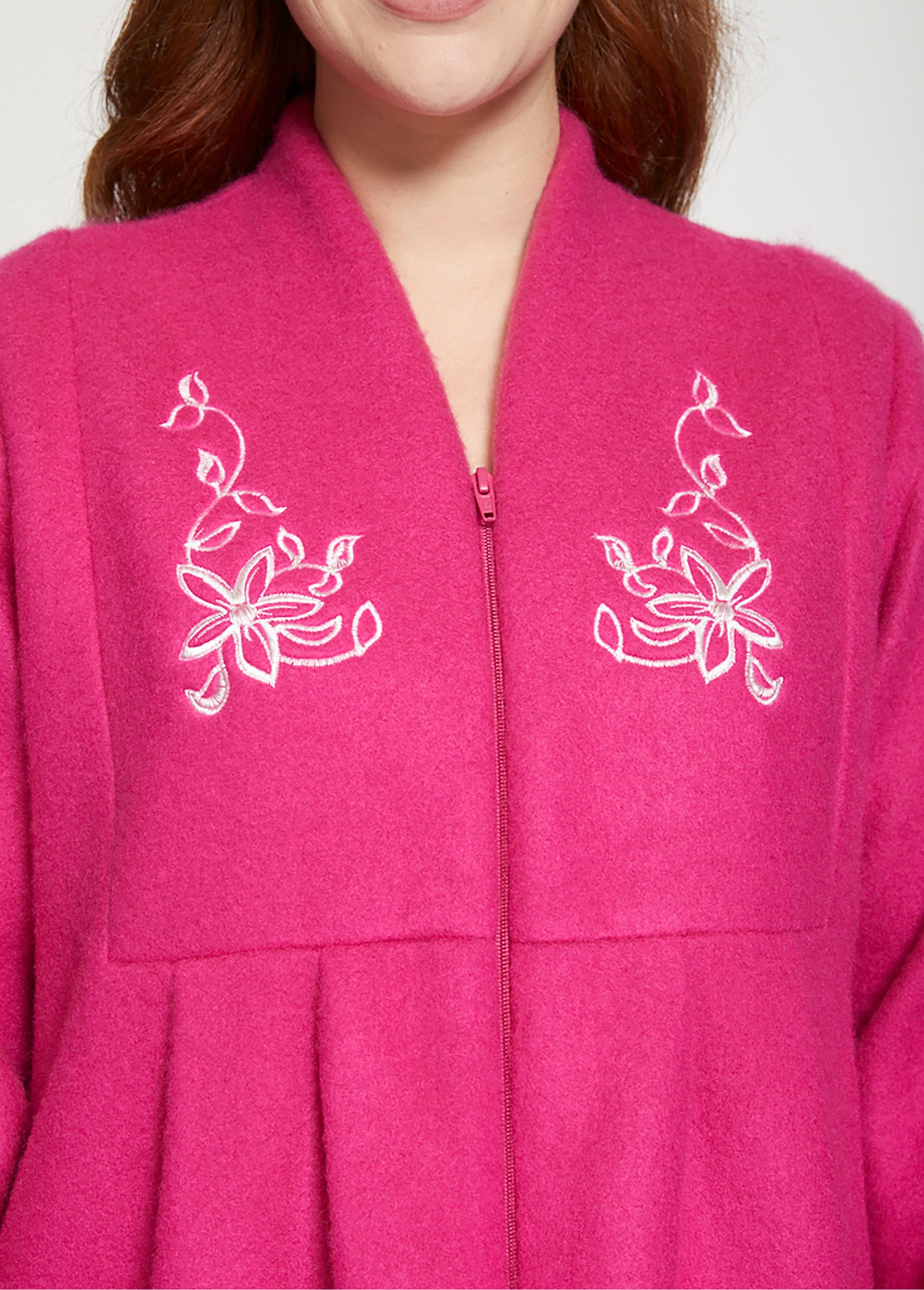 Zipped_and_embroidered_dressing_gown_Fuchsia_DE1_curvy