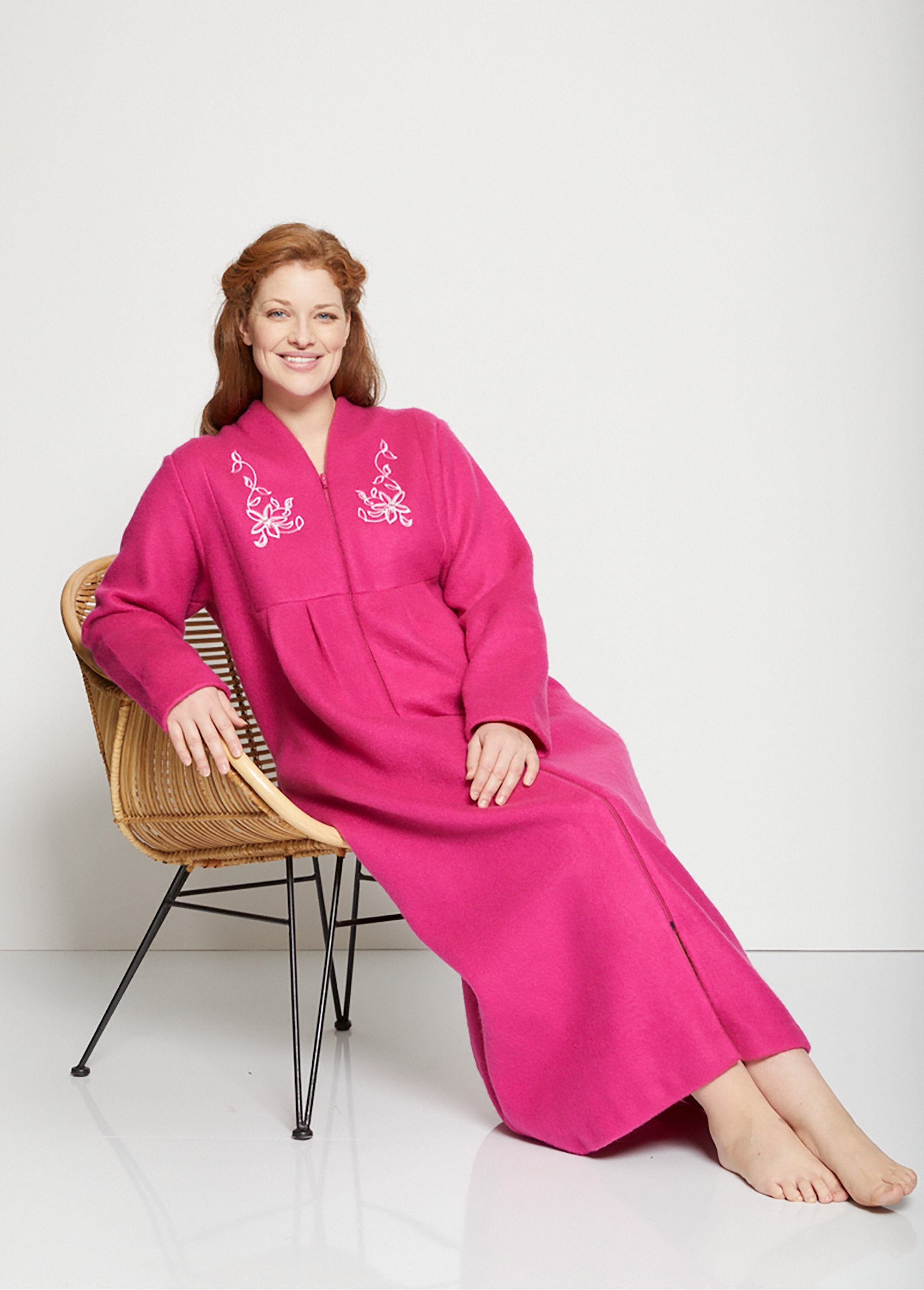 Zipped_and_embroidered_dressing_gown_Fuchsia_SF1_curvy