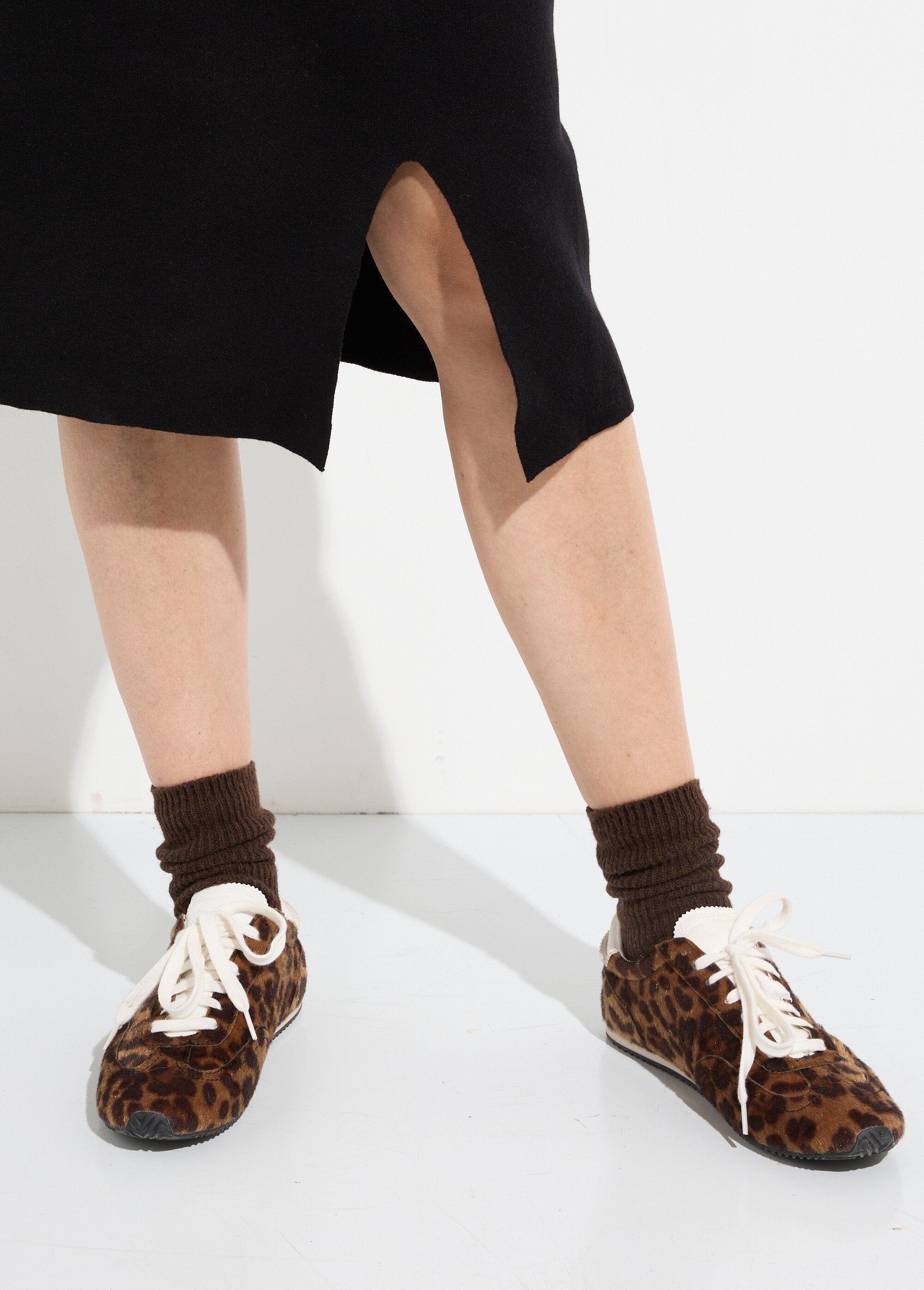 High-neck_sweater_dress_with_metal_belt_Black_DE2_slim