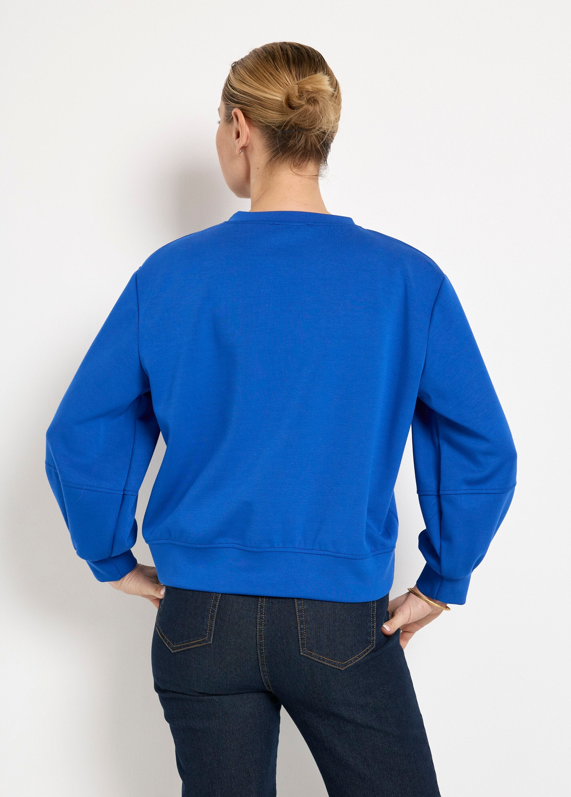 Soft_knit_crew_neck_short_sweatshirt_Bright_blue_DO1_slim