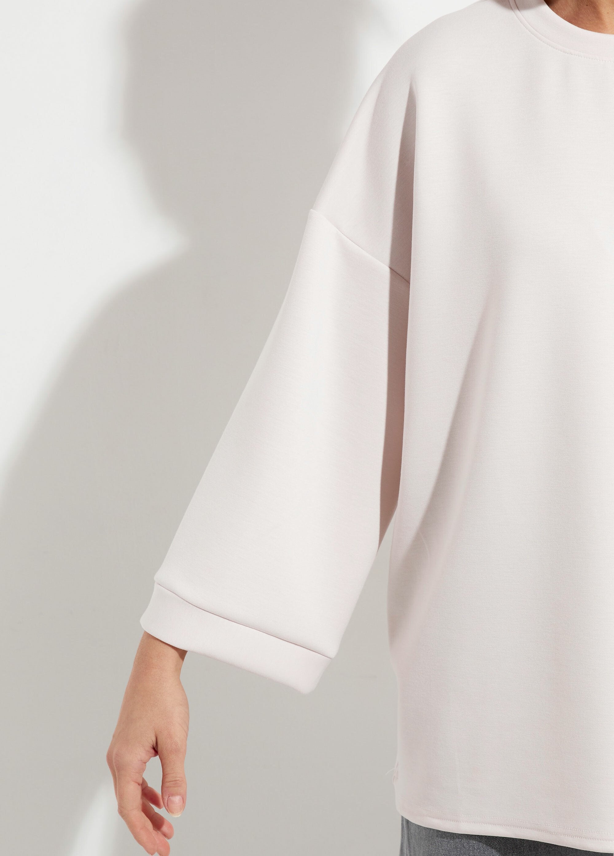Wide_round_neck_sweatshirt,_3/4_sleeves_White_DE1_slim