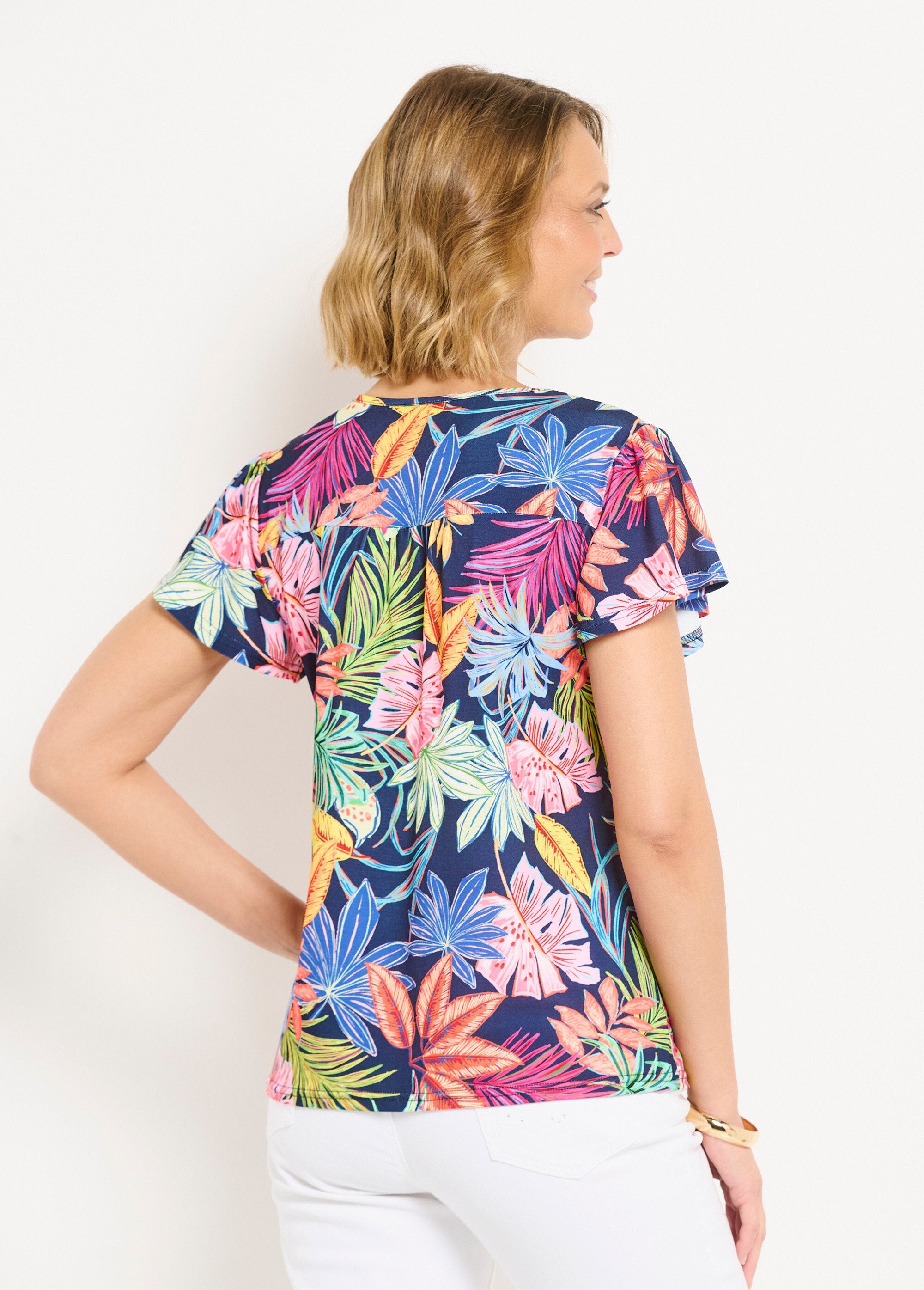 Loose_V-neck_leaf_print_short-sleeved_T-shirt_Navy_and_pink_DO1_slim
