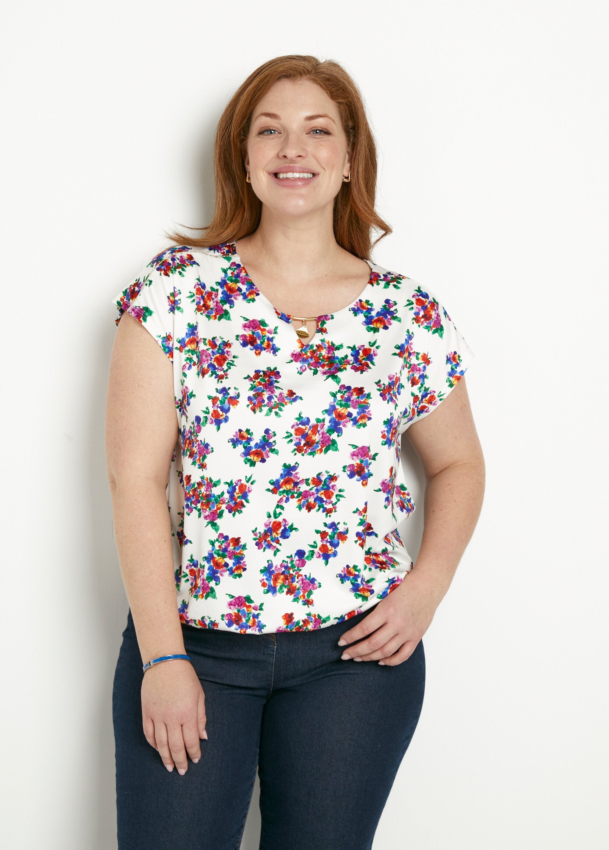 Floral_jewel_collar_blouse_T-shirt_White_background_FA1_curvy