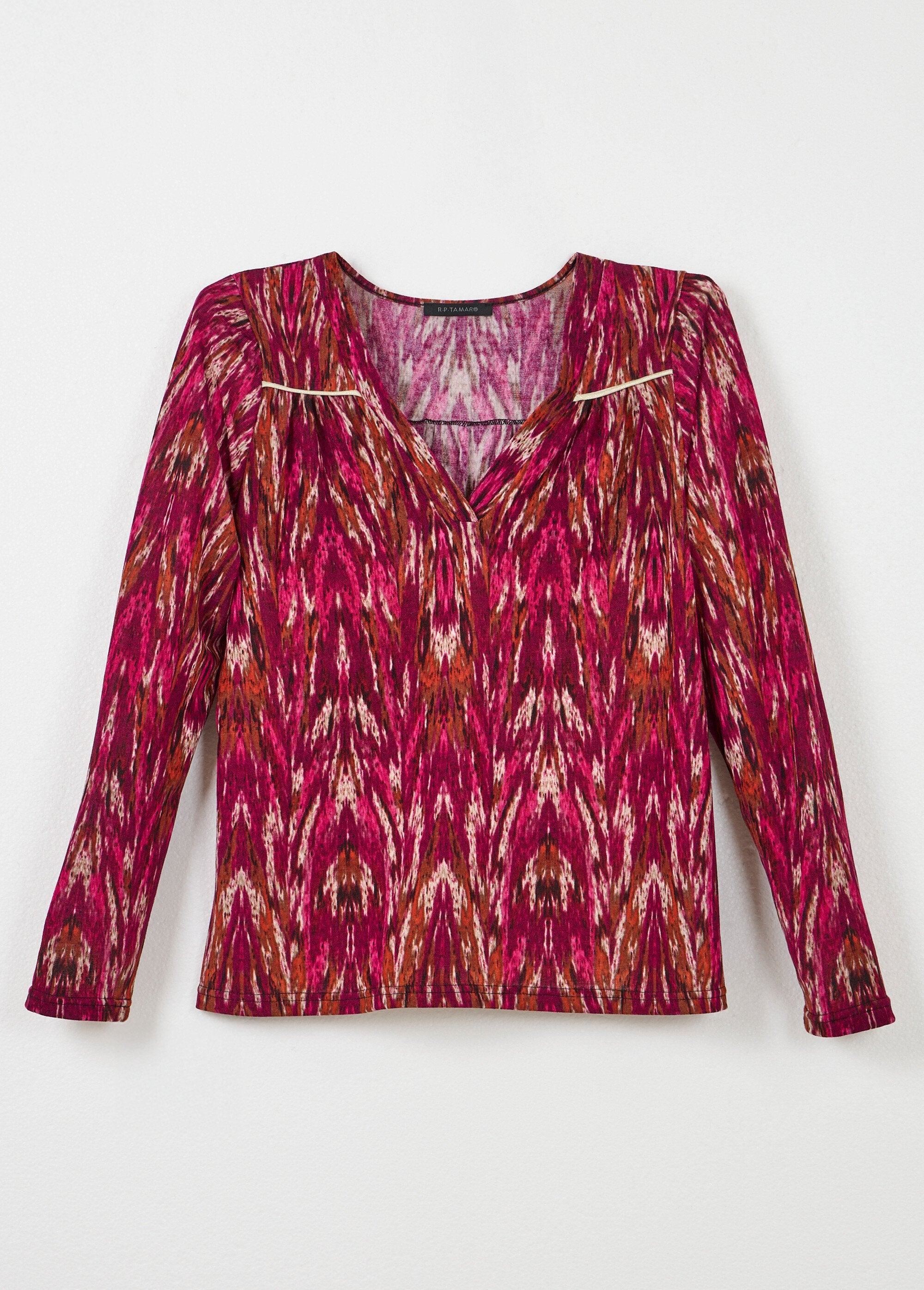 Warm_V-neck_printed_long-sleeved_T-shirt_Blackcurrant_and_beige_AP1_slim