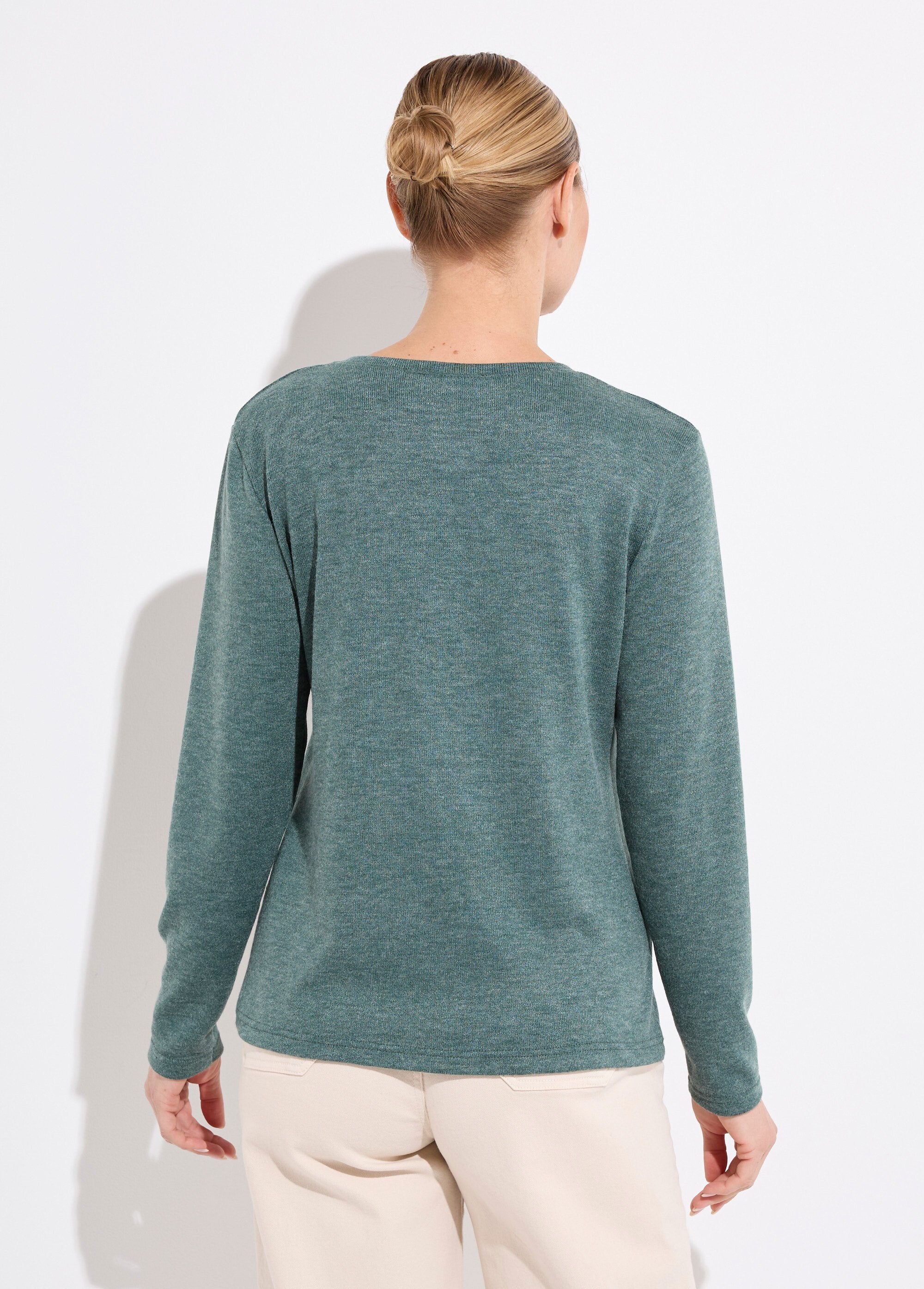 Plain_embroidered_round_neck_long_sleeve_T-shirt_Green_DO1_slim