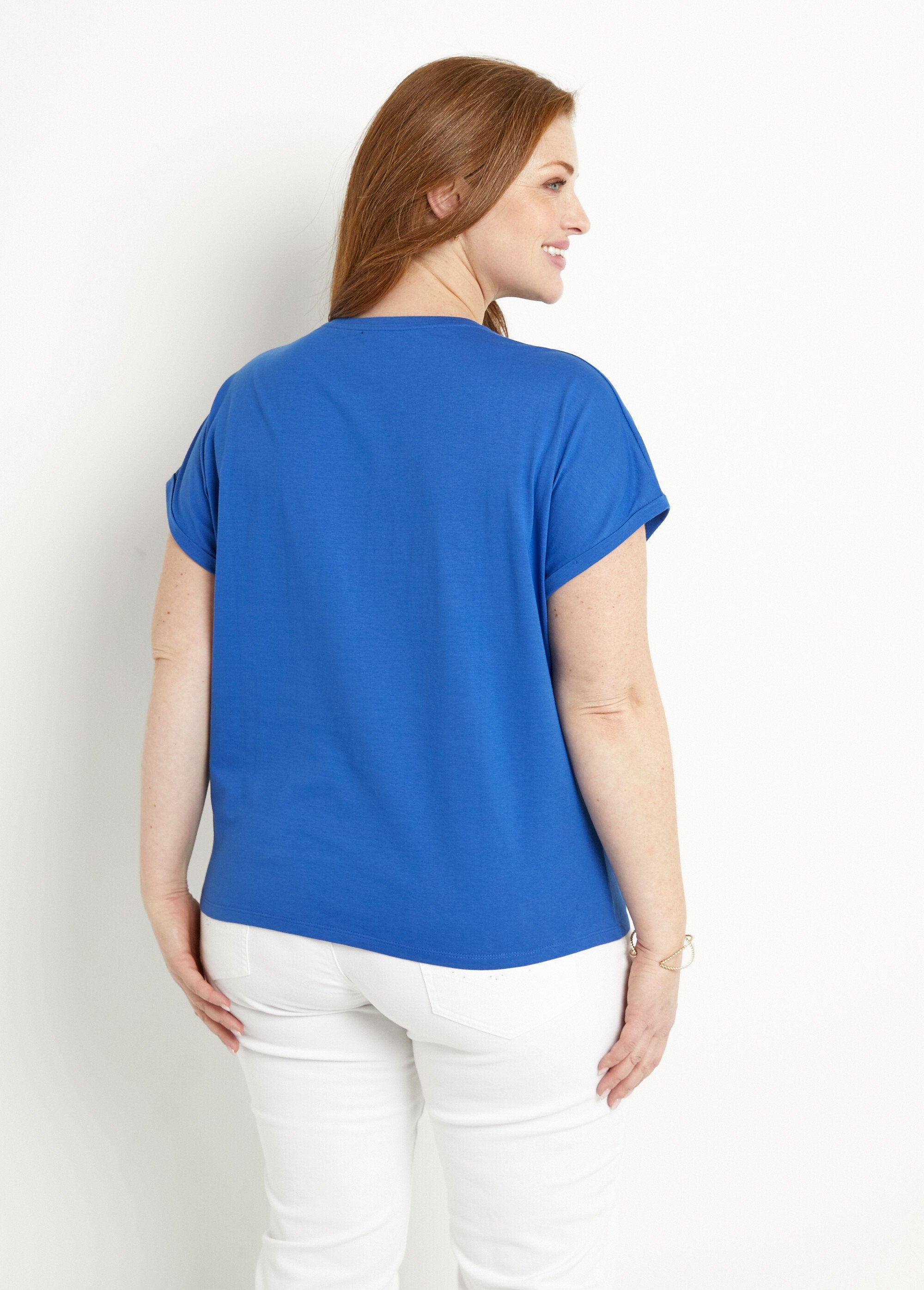 Plain_cotton_t-shirt_with_short_sleeves_and_sequins_Hard_blue_DO1_curvy