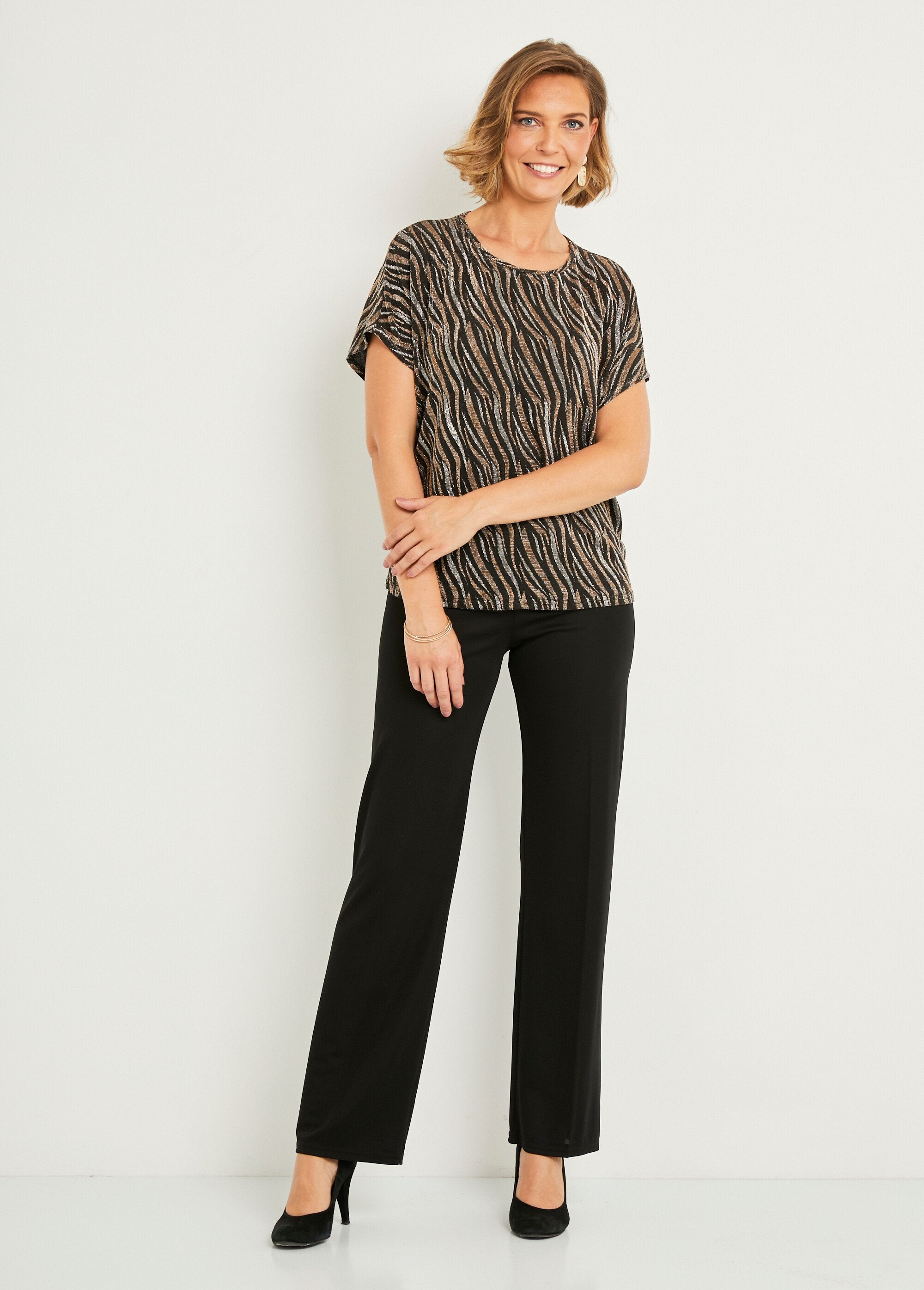 Short_T-shirt_shiny_mesh_jacquard_lace_Black_and_copper_SF1_slim