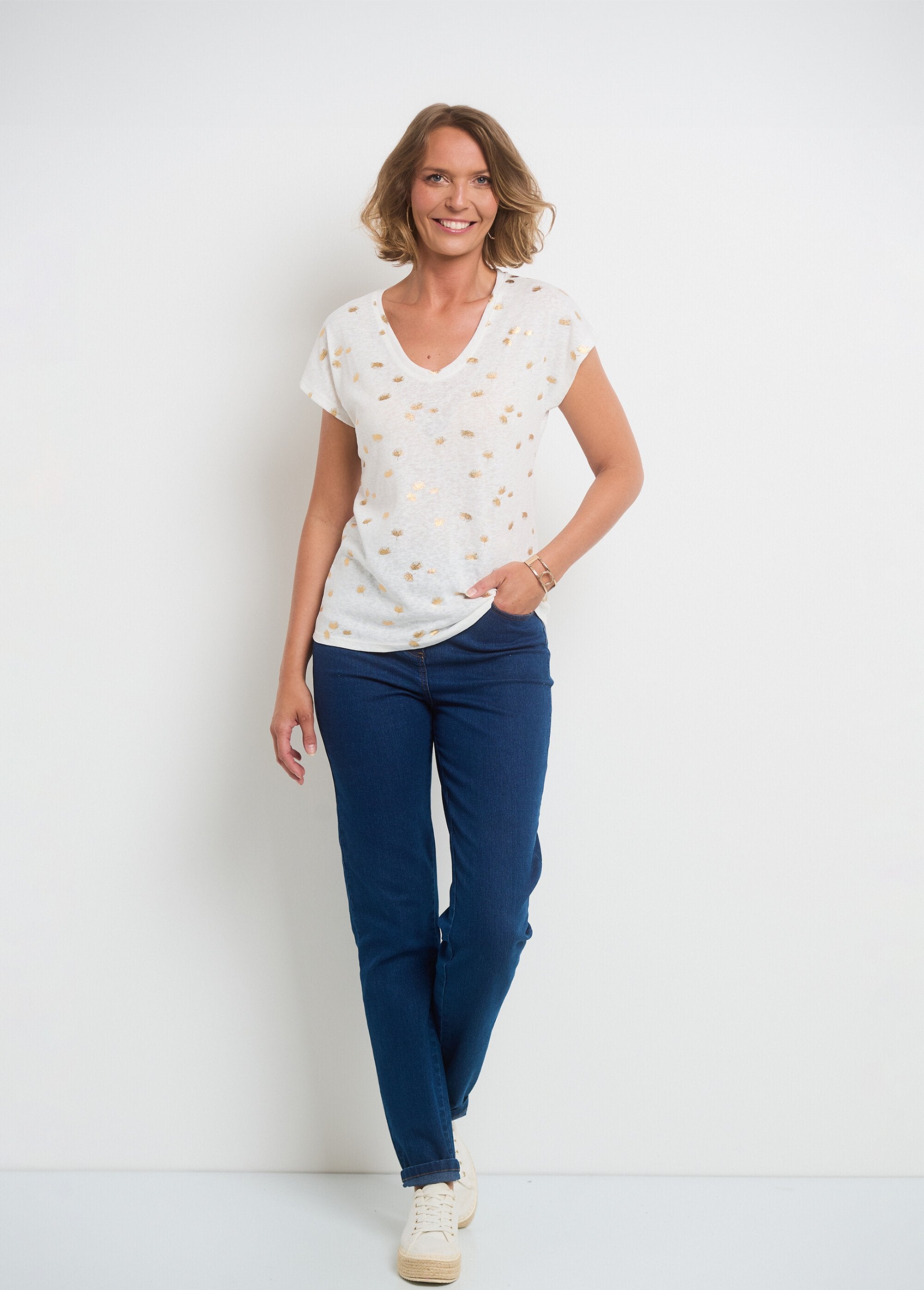 Short-sleeved_metallic_pattern_T-shirt_Ecru_SF1_slim