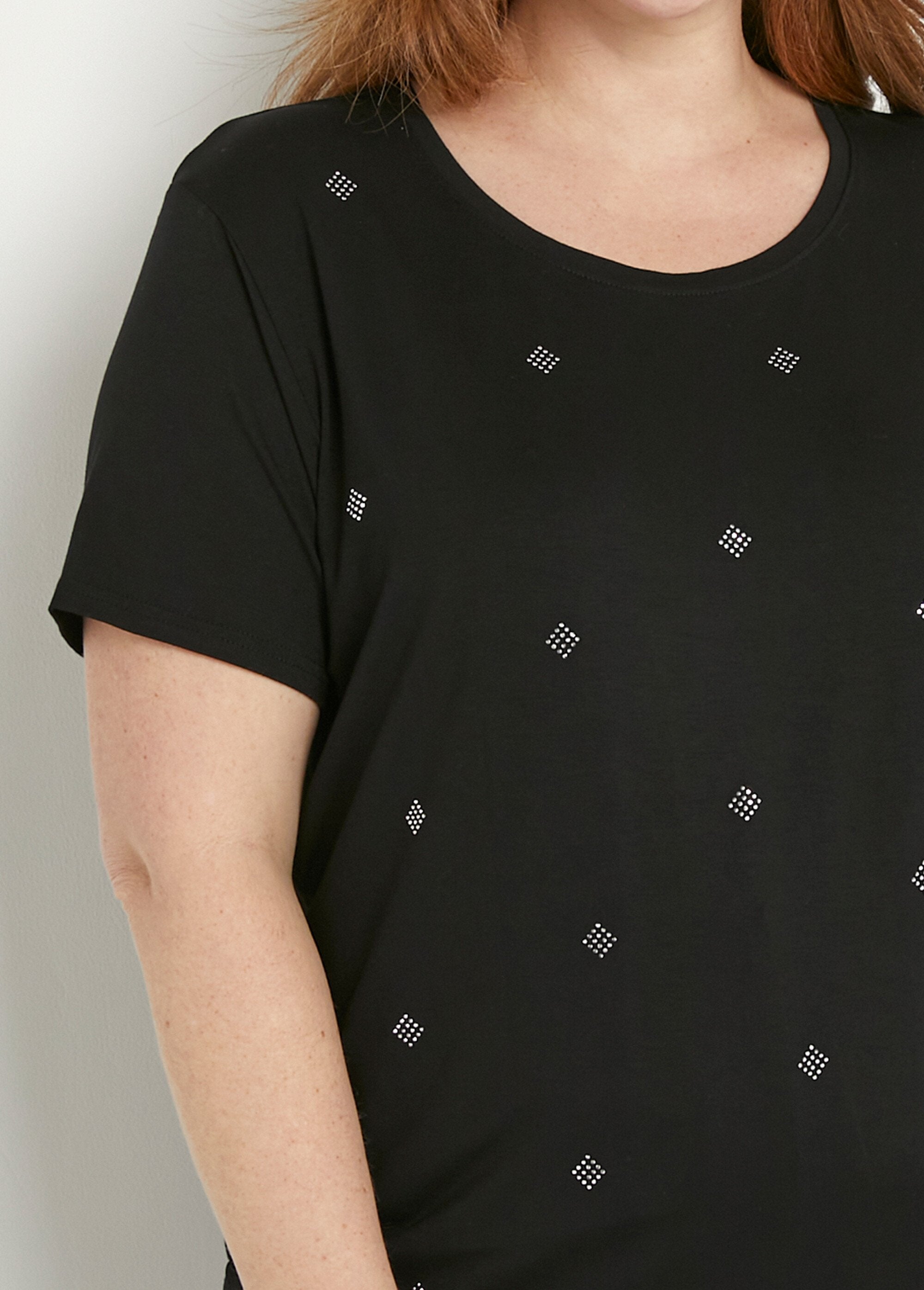 Plain_rhinestone_round_neck_short_sleeve_t-shirt_Black_DE1_curvy