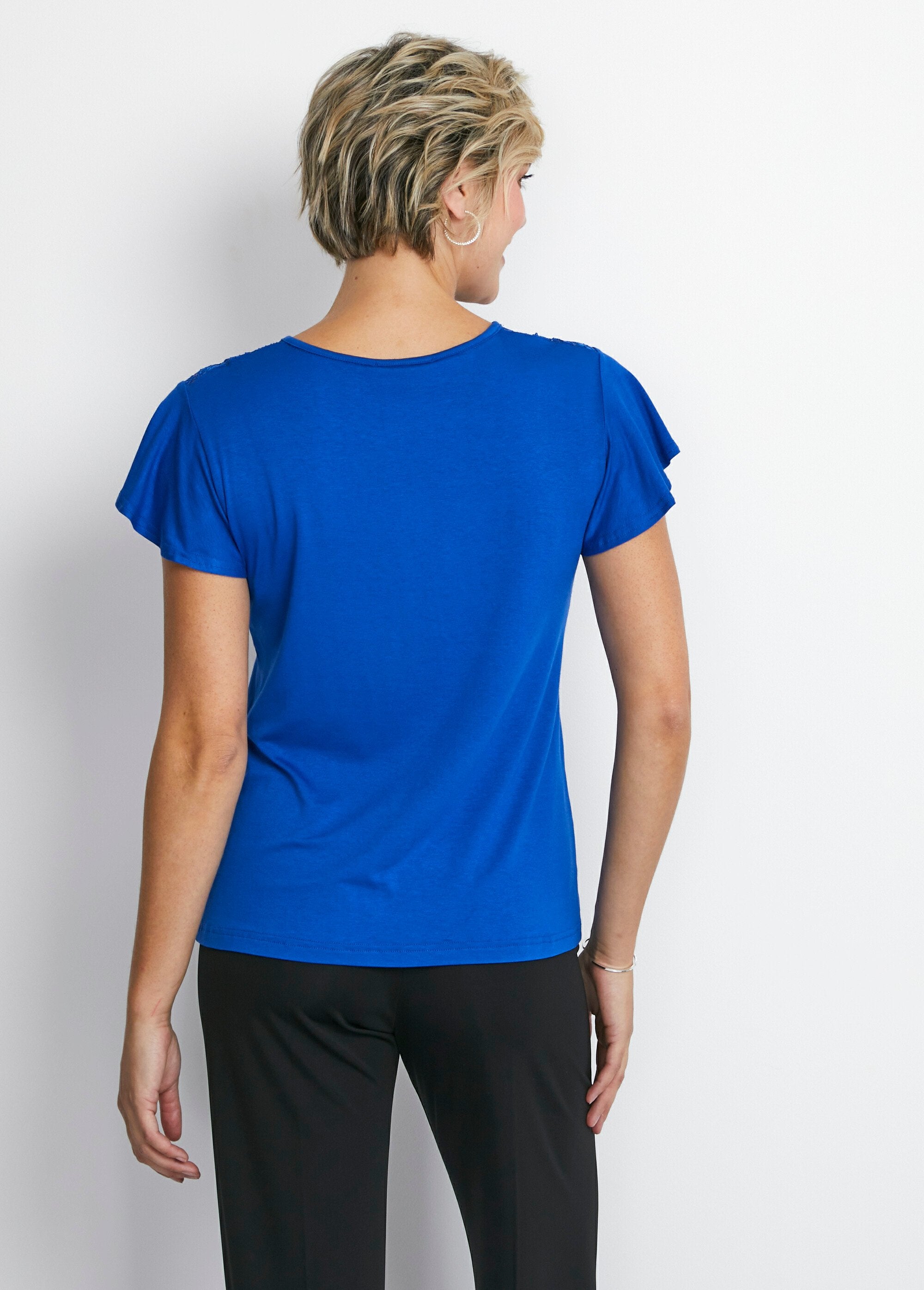 Short-sleeved_lace_T-shirt_Blue_DO1_slim