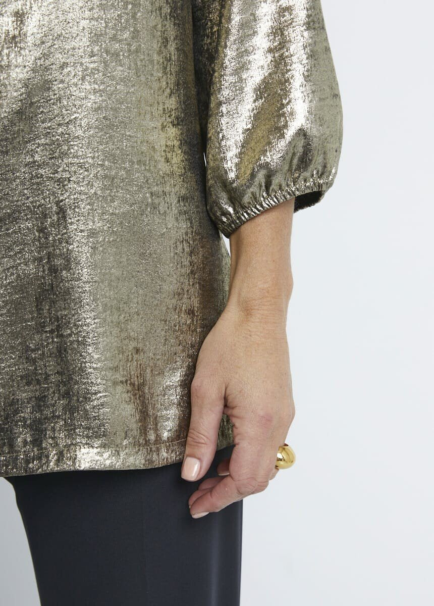 Shiny_fabric_tunic_with_a_lavallière_collar_Golden_DE2_slim